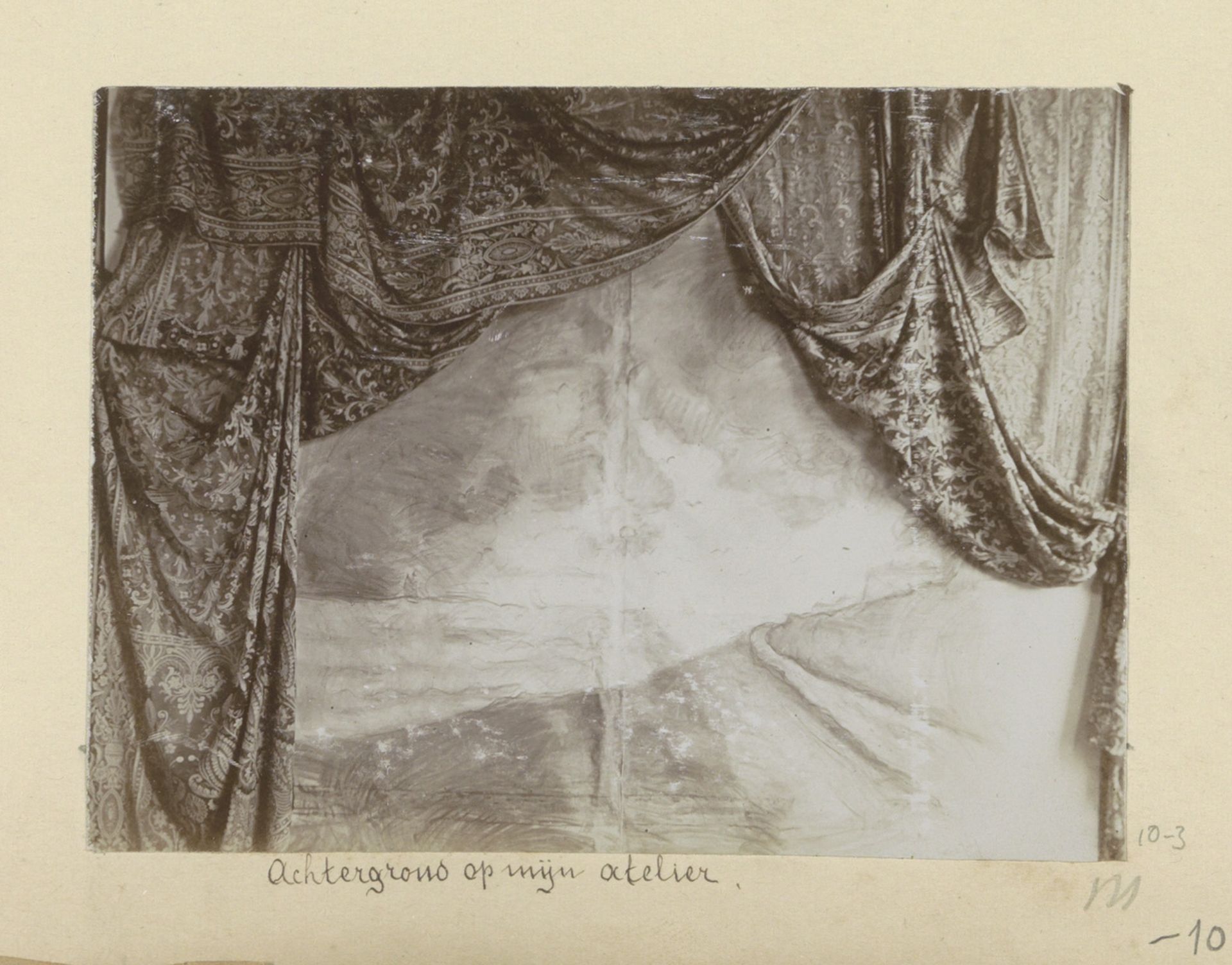 Wand in het atelier van Hendrik Herman van den Berg by Hendrik Herman van den Berg