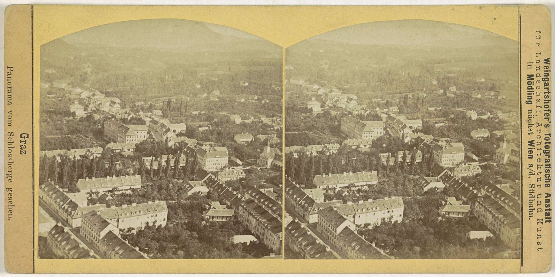 Gezicht op Graz, gezien vanaf de Schlossberg by Anonymous