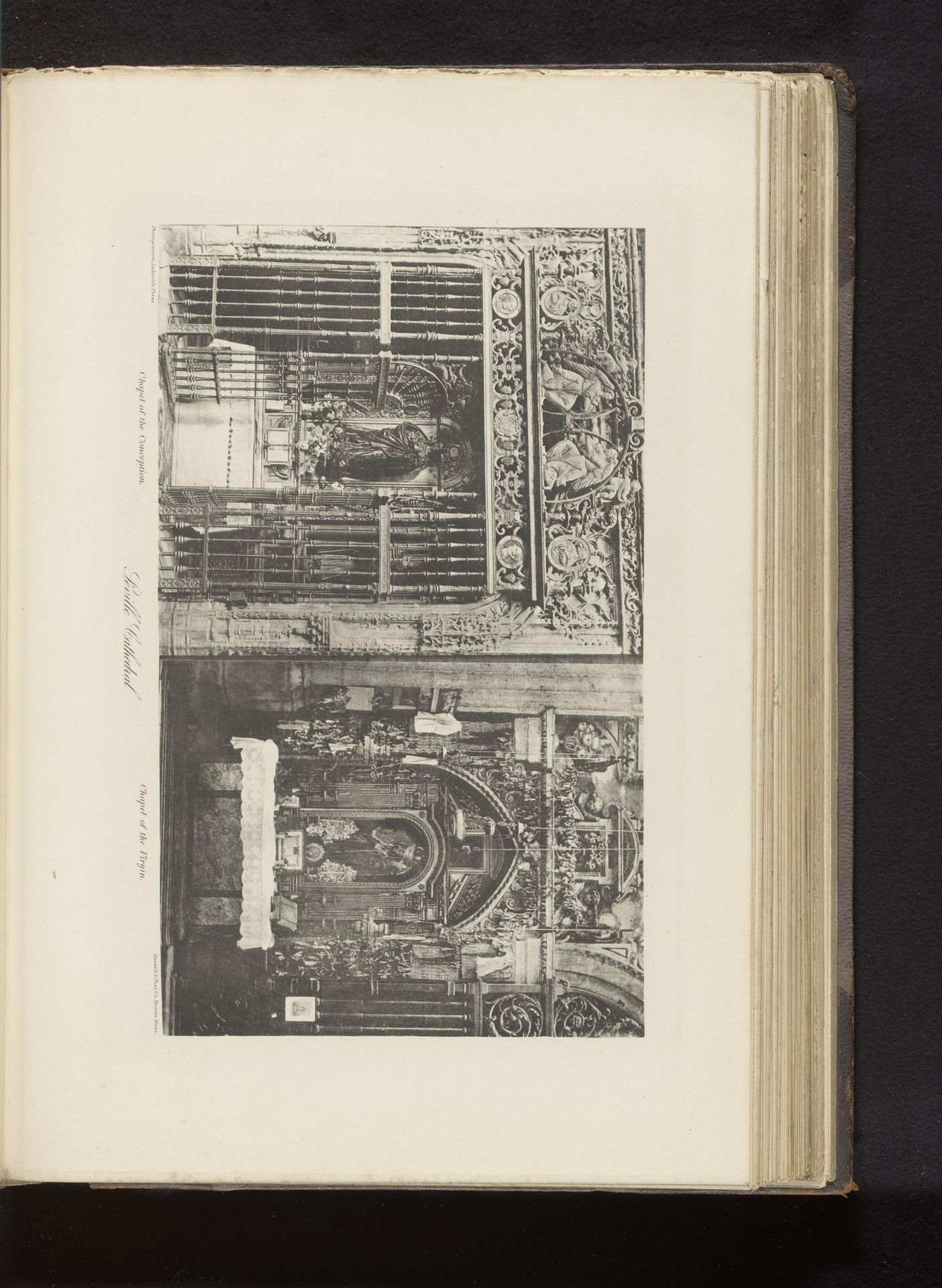 Twee altaars in de kathedraal van Sevilla by Anonymous