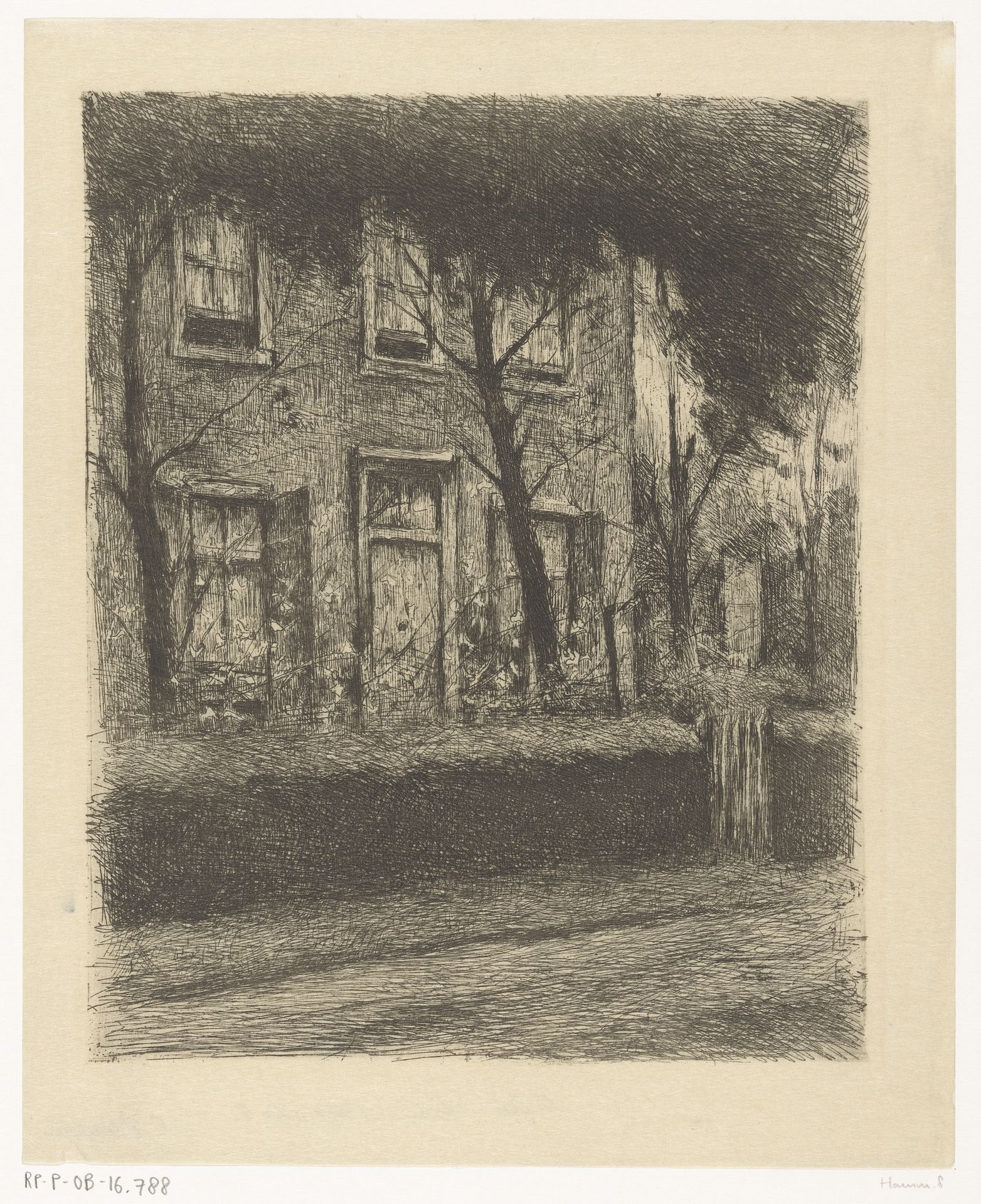 Voortuin van een huis met heg by Eduard Karsen