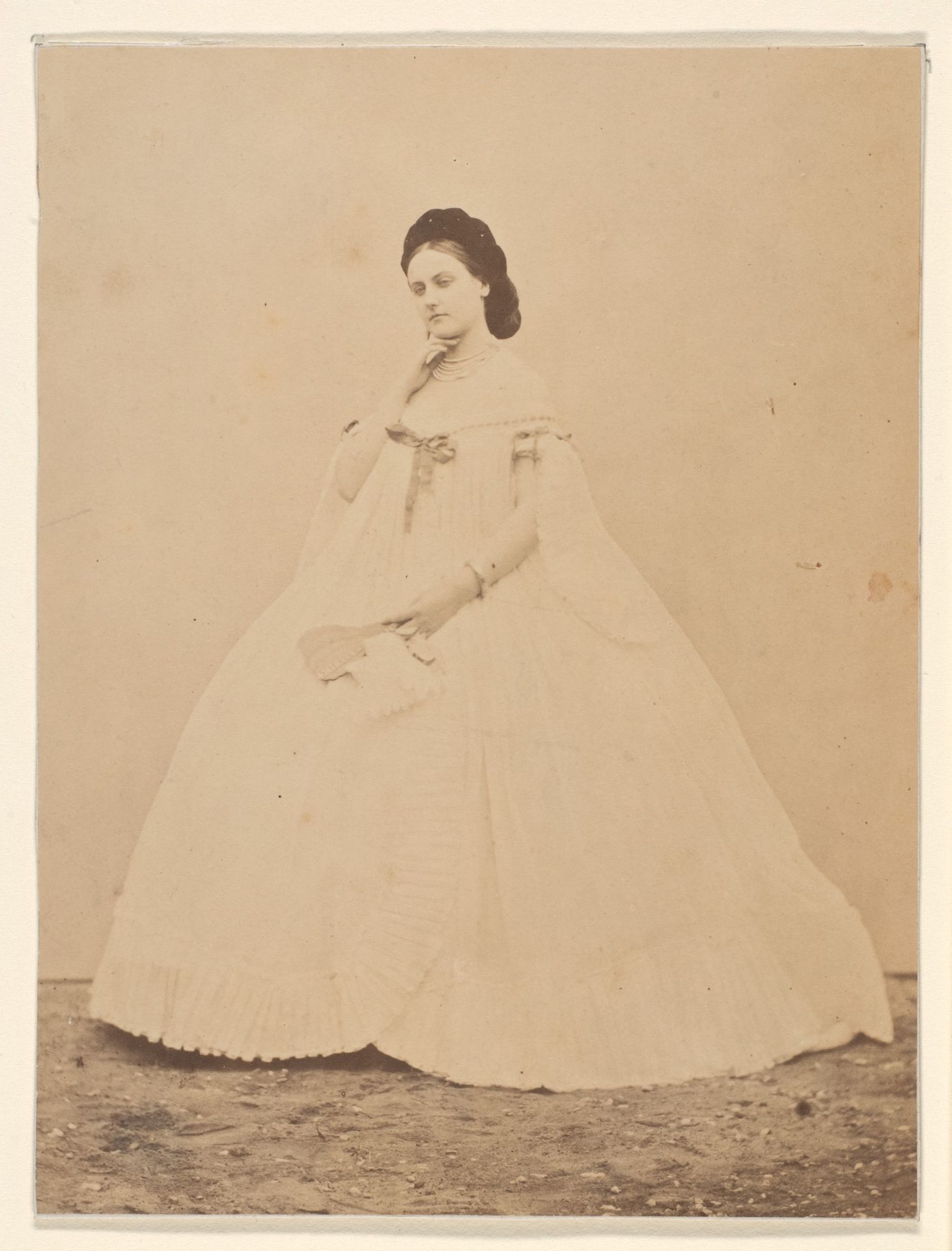 Le peignoir plisie (autre) by Pierre-Louis Pierson