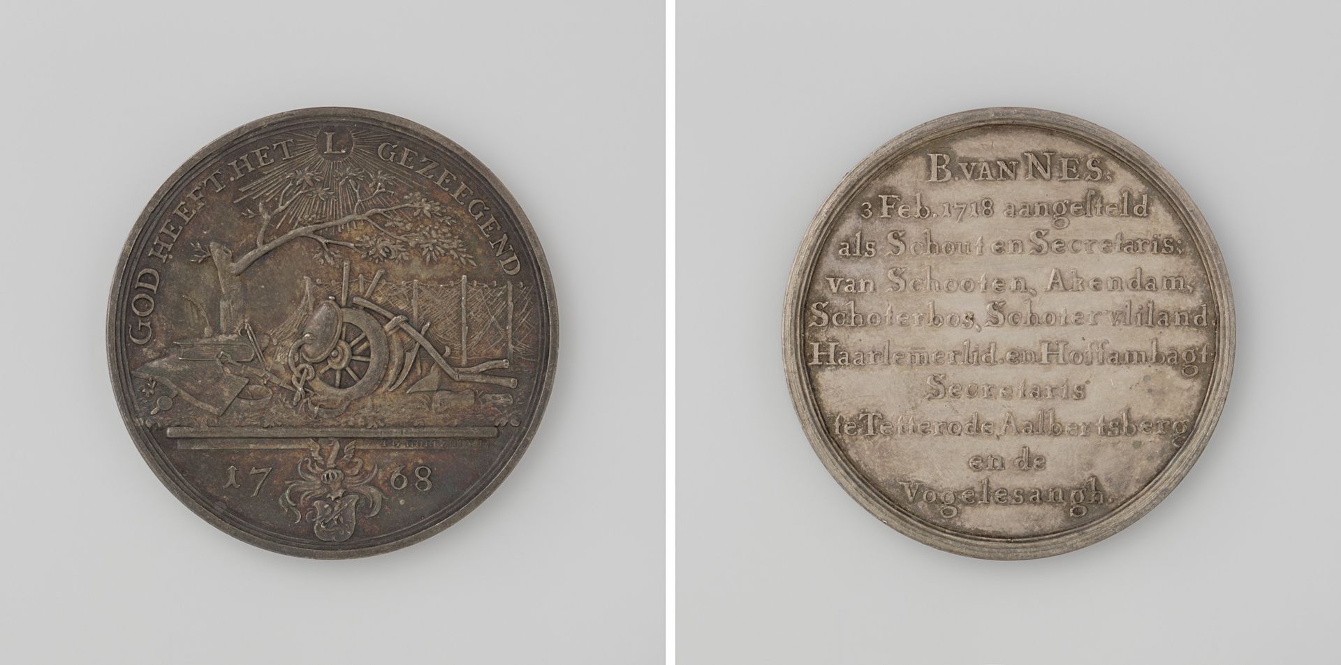 B. van Nes, vijftig jaar schout en secretaris van Schooten, Akendam, Schoterbos, Schotervliland, Haarlemmerlid en Hoffambagt, secretaris te Tetterode, Aalbertsberg en Vogelesangh by Johan George Holtzhey