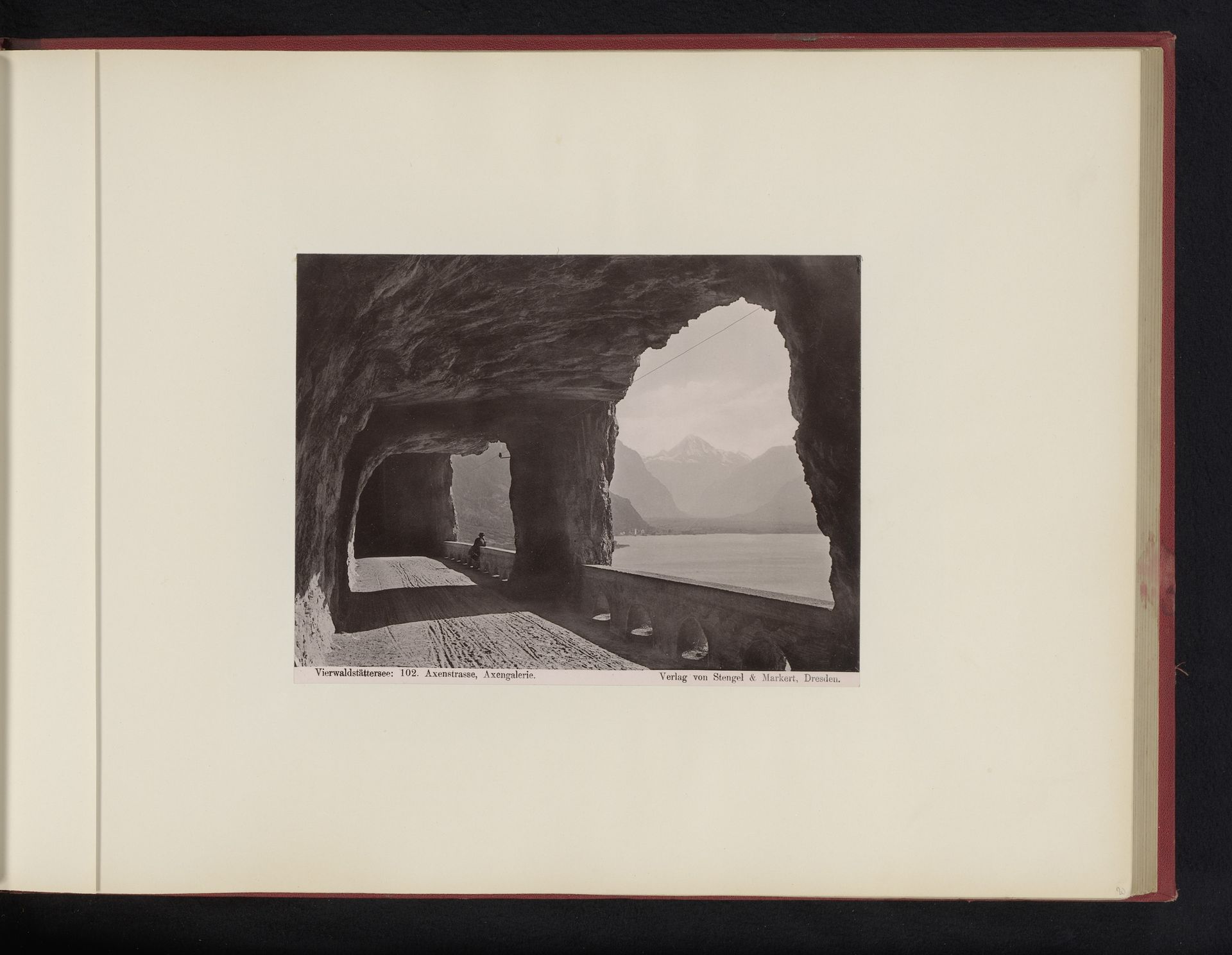 Gezicht op de Axenstrasse met de Urnersee by Anonymous