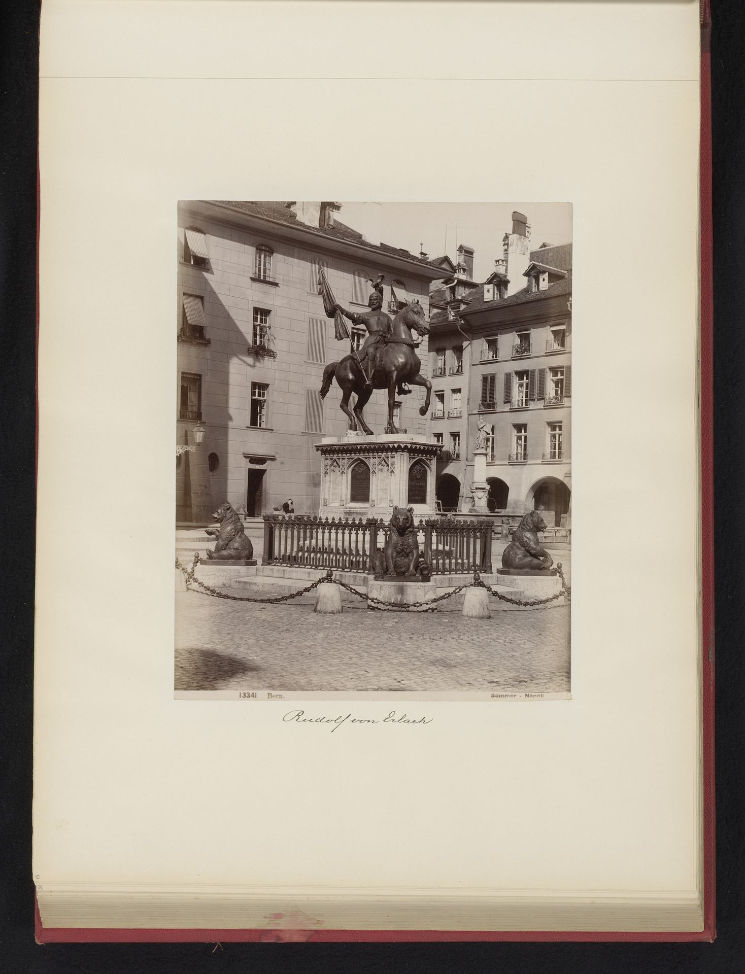 Standbeeld van Rudolf von Erlach te Bern by Giorgio Sommer
