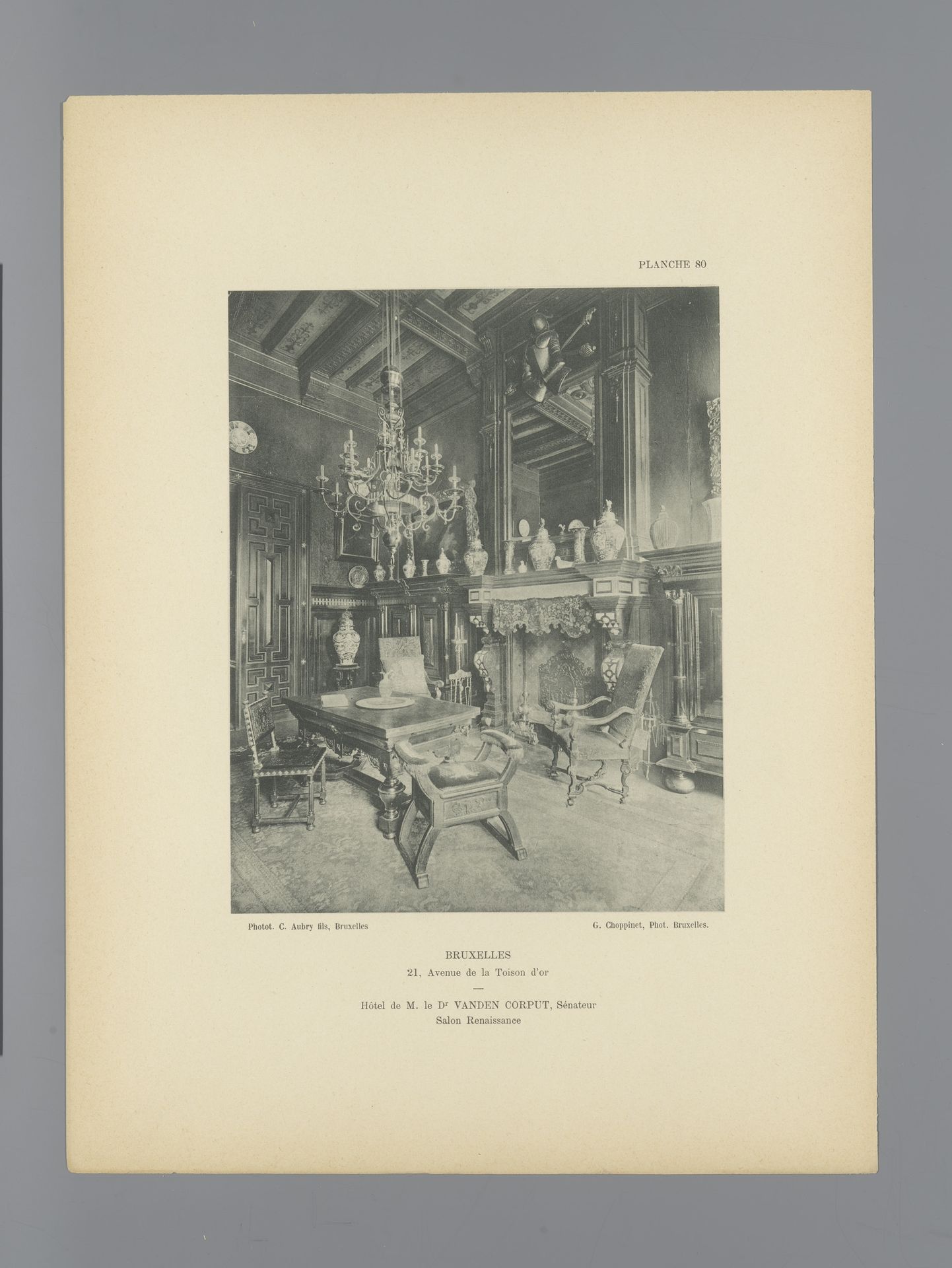 Gezicht op een zaal in renaissancestijl in het hotel van Edouard van den Corput in Brussel, België by G. Choppinet