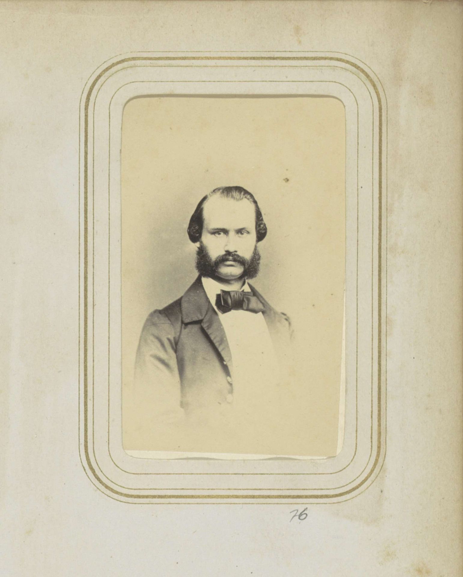 Portret van Ferdinand Theodoor Pahud de Mortanges, Resident Preanger Regentschappen (NI), later lid gemeenteraad te Maarsseveen by Walter Bentley Woodbury