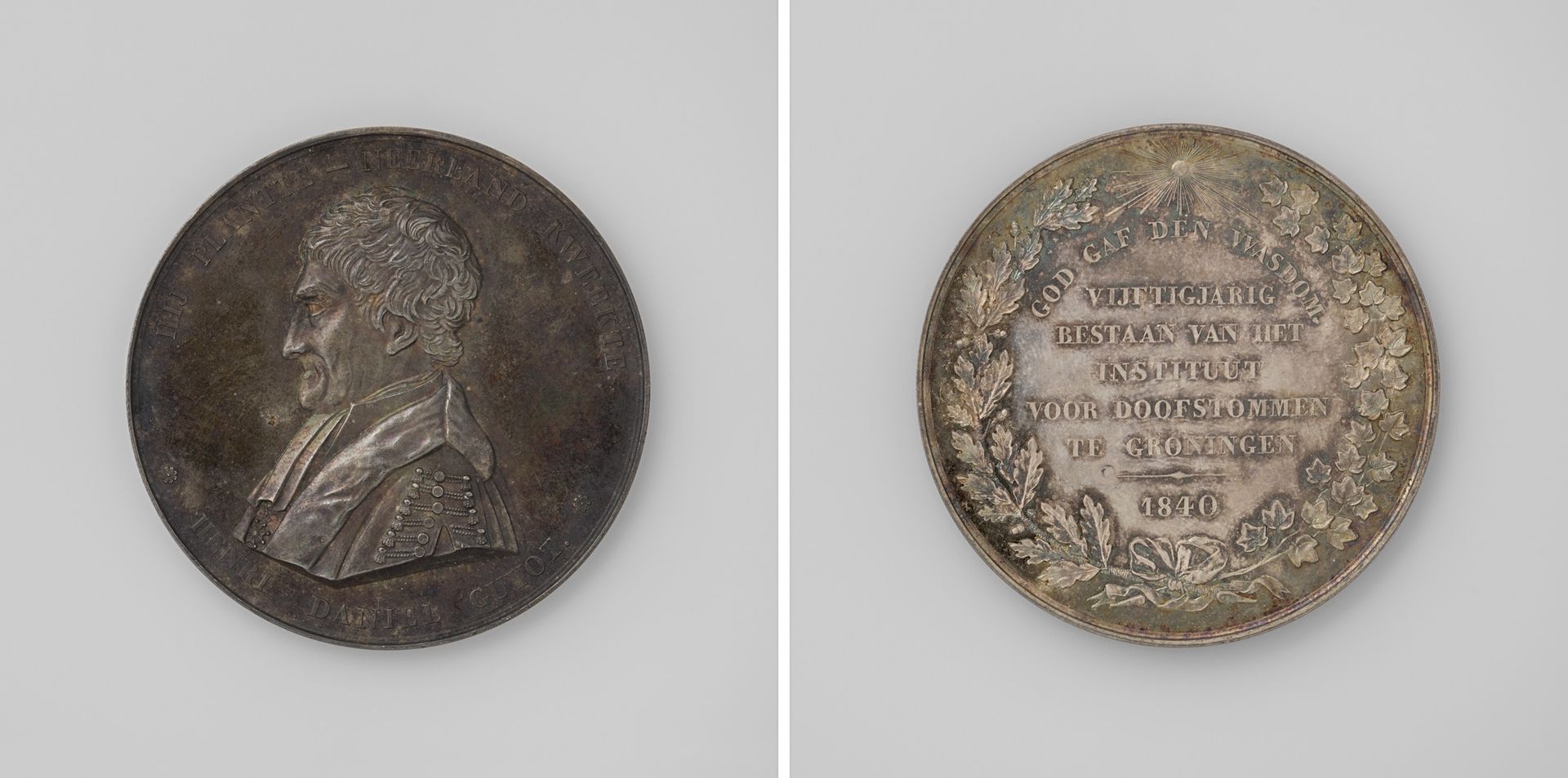 Penning ter ere van het vijftigjarig bestaan van het door Henri Daniel Guyot opgerichte Instituut voor Doofstommen te Groningen by David van der (1804-1879) Kellen