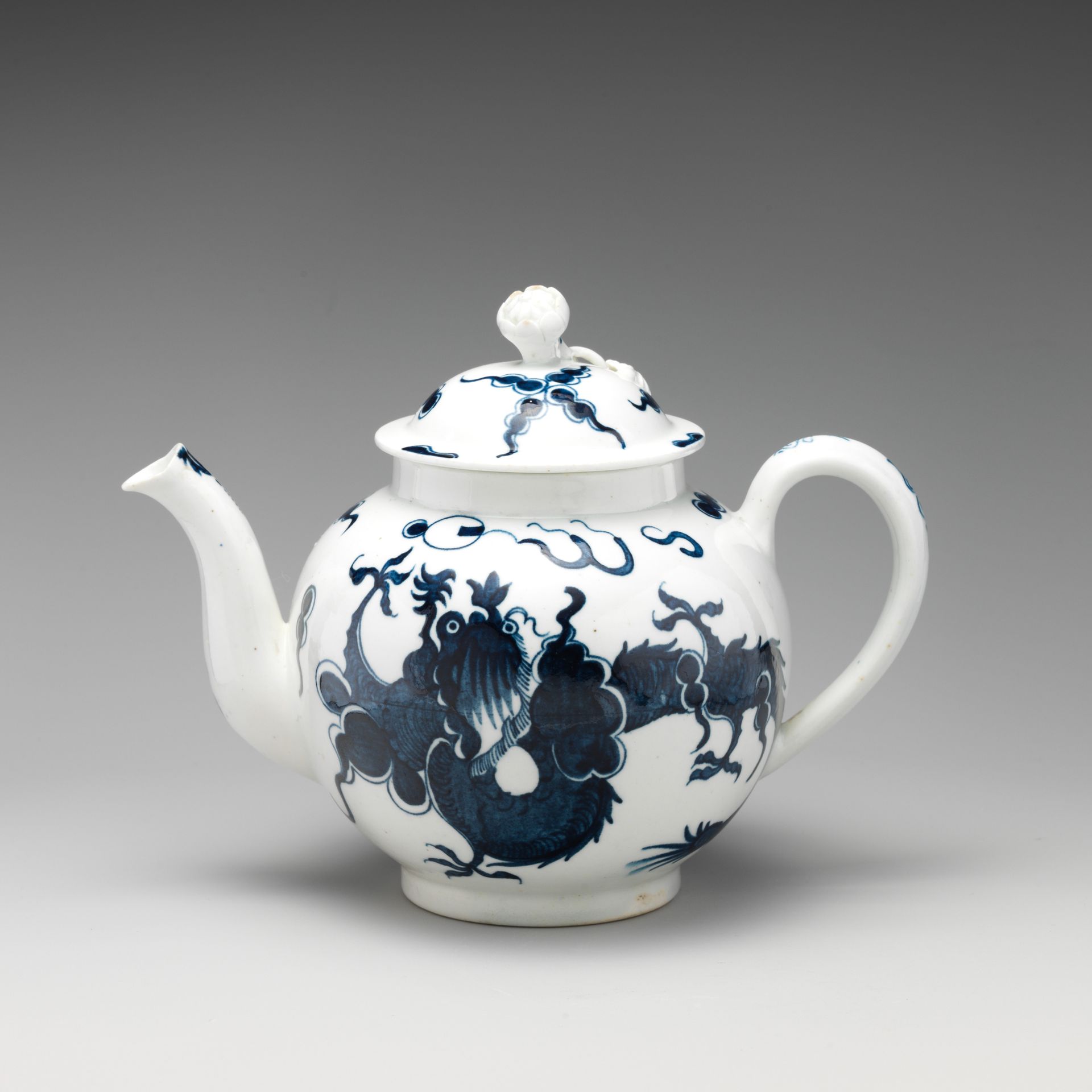 Teapot by Lowestoft