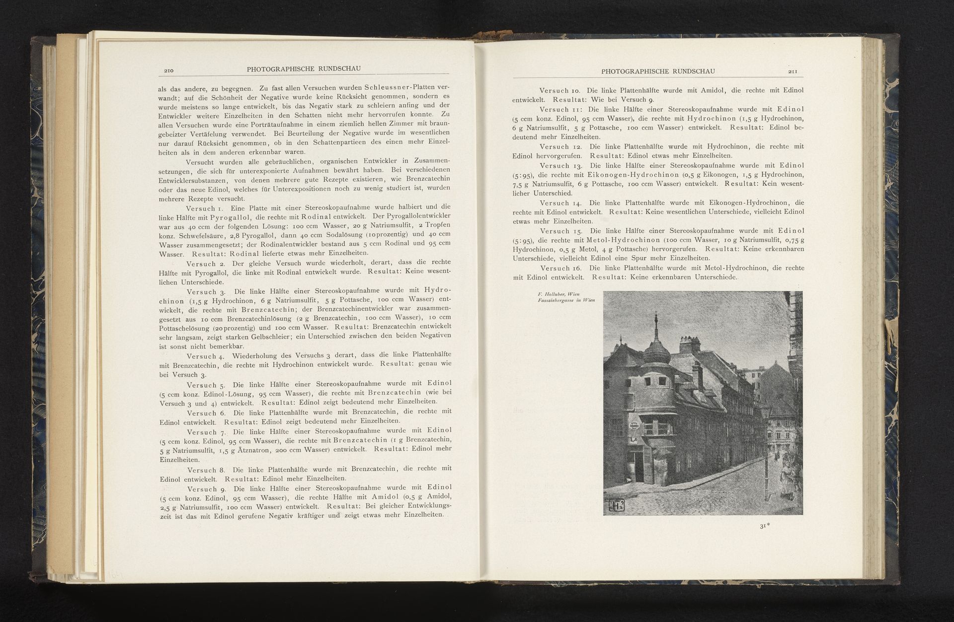 Gezicht op de Fassziehergasse te Wenen by Franz Holluber