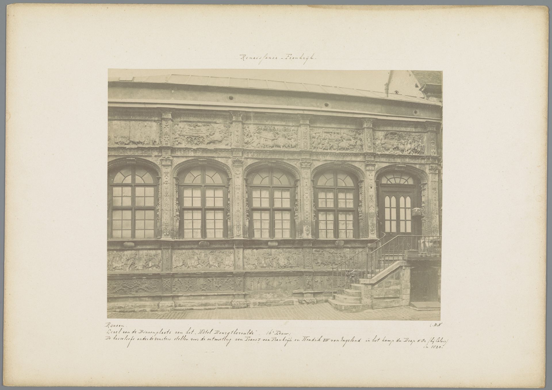Gevel van de binnenplaats van hôtel de Bourgtheroulde te Rouen by Neurdein Frères