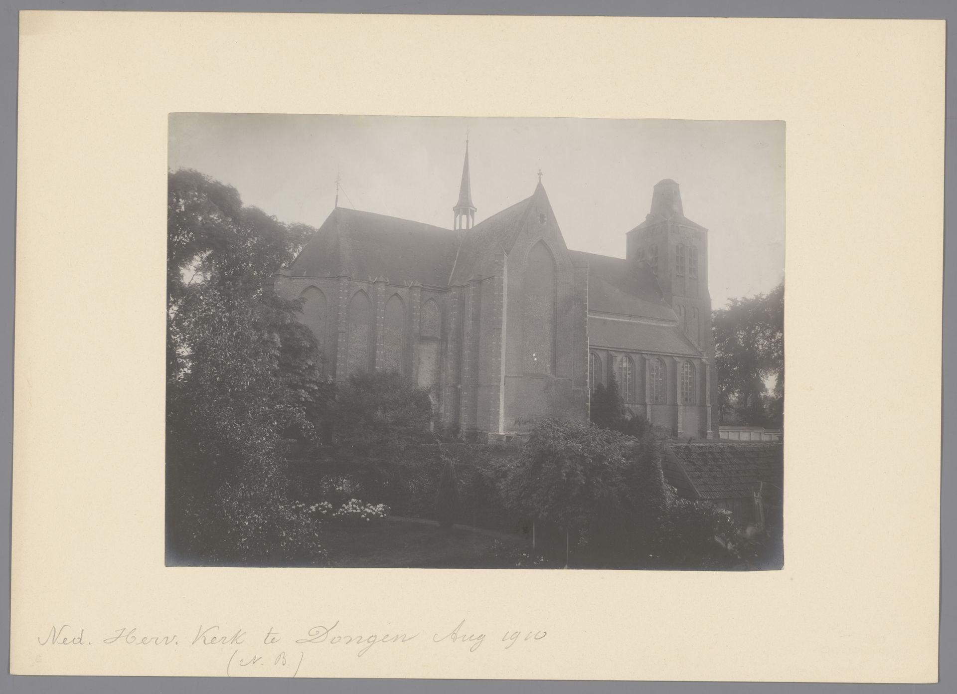 Gezicht op de Hervormde Kerk te Dongen by anoniem (Monumentenzorg)