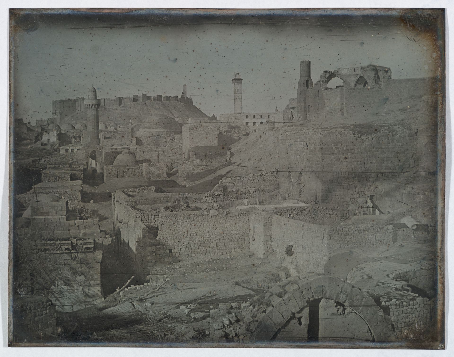Aleppo, Viewed from the Antioch Gate (252. Alep. 1844. Prise de Bab Antakieh. (publiée)) by Joseph-Philibert Girault de Prangey