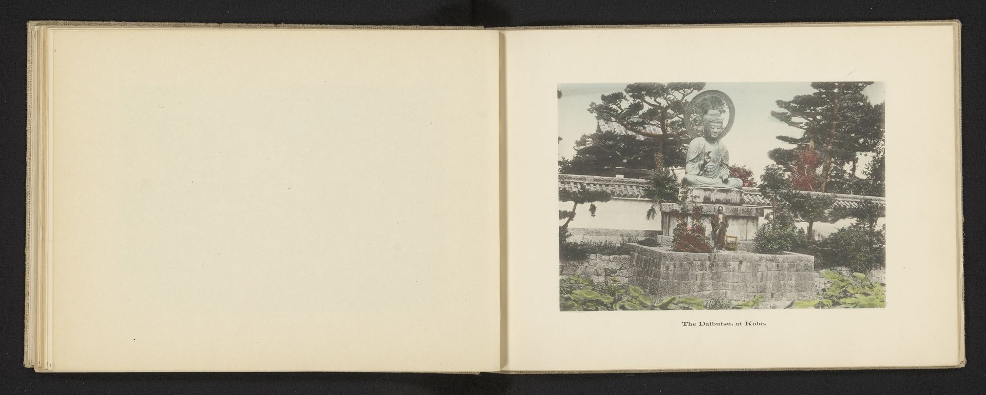 Gezicht op de Daibutsu van Kobe by Kōzaburō Tamamura