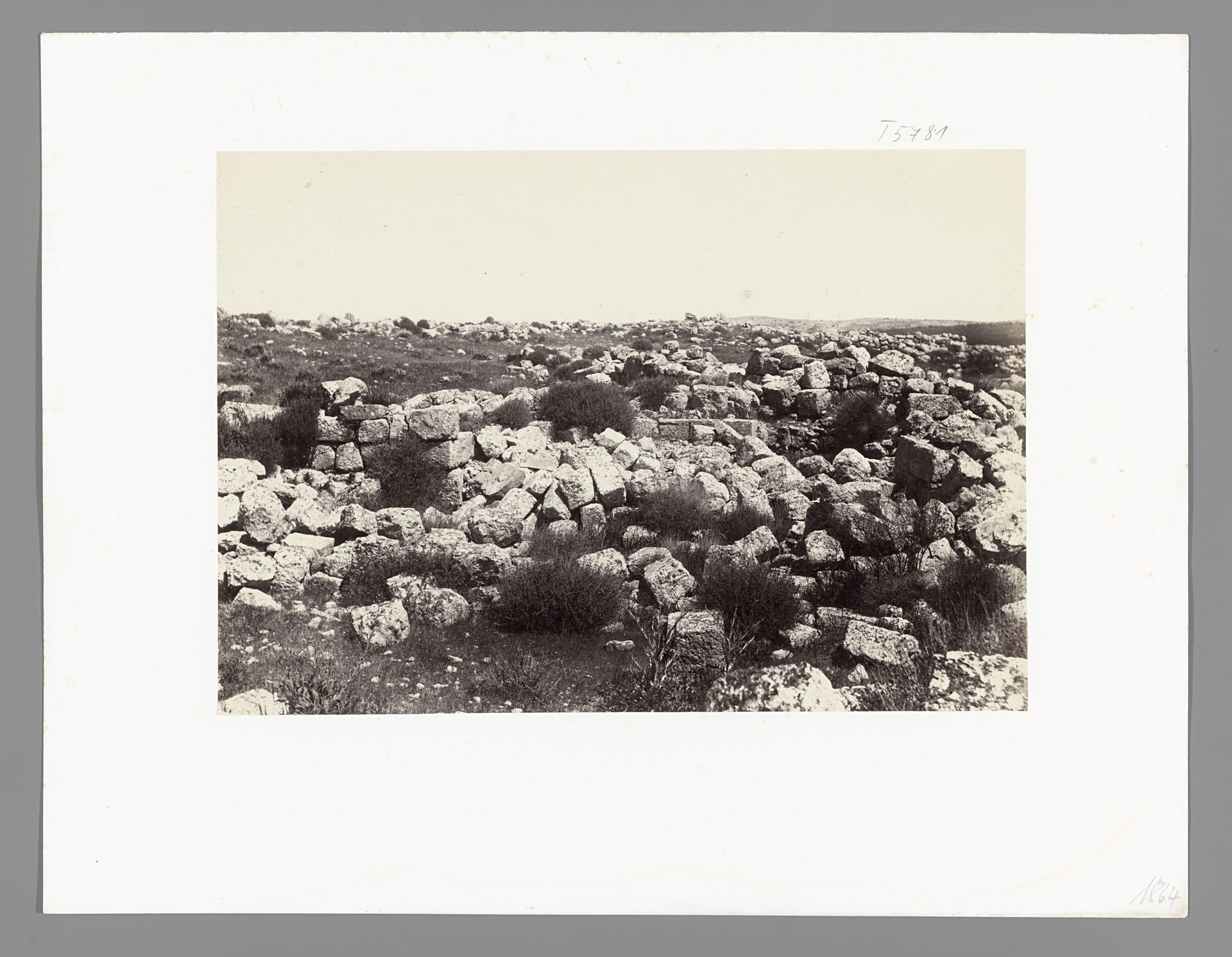 Gezicht op de Sinaïberg by Louis Vignes