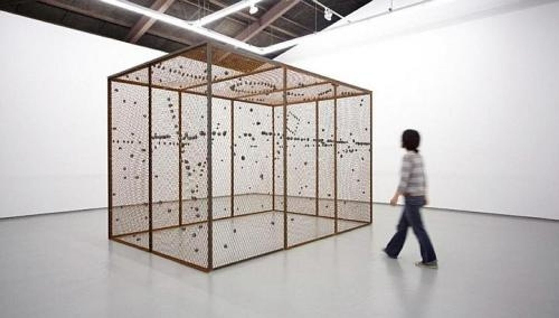 Emptied Space by Kishio Suga