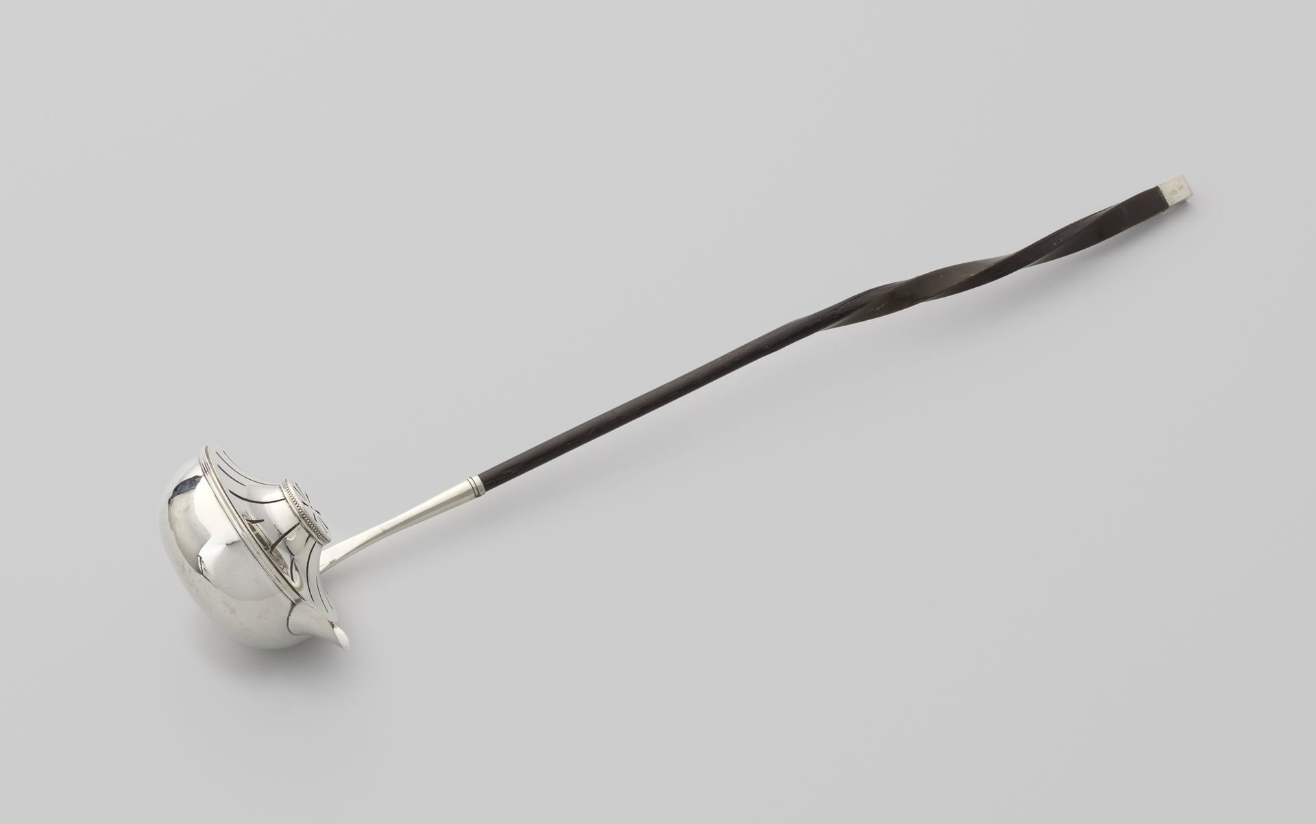 Kruidenwijnlepel met getordeerde steel by Jan Frederik Everts