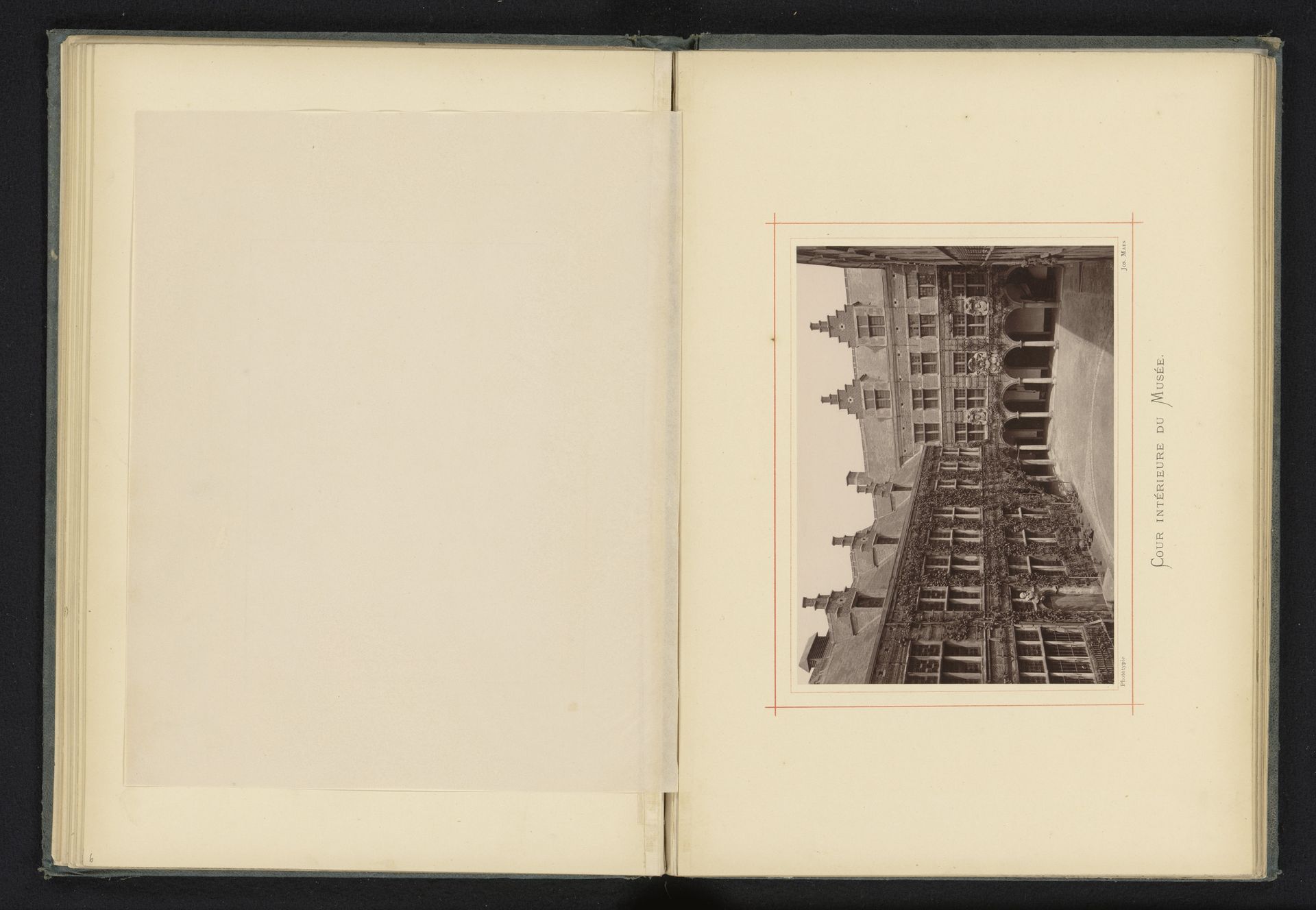 Binnenplaats van het huis van Christoffel Plantijn by Joseph Maes
