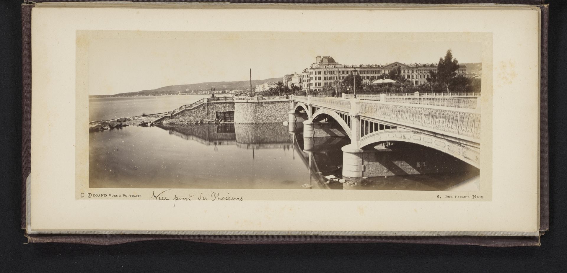 Gezicht op Pont des Anges te Nice by Eugène Degand