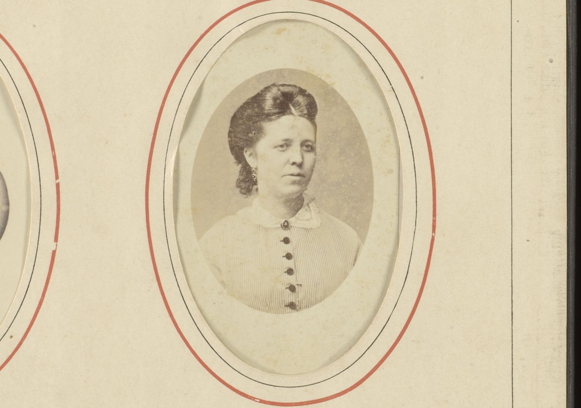 Portret van een onbekende vrouw by Albert Greiner