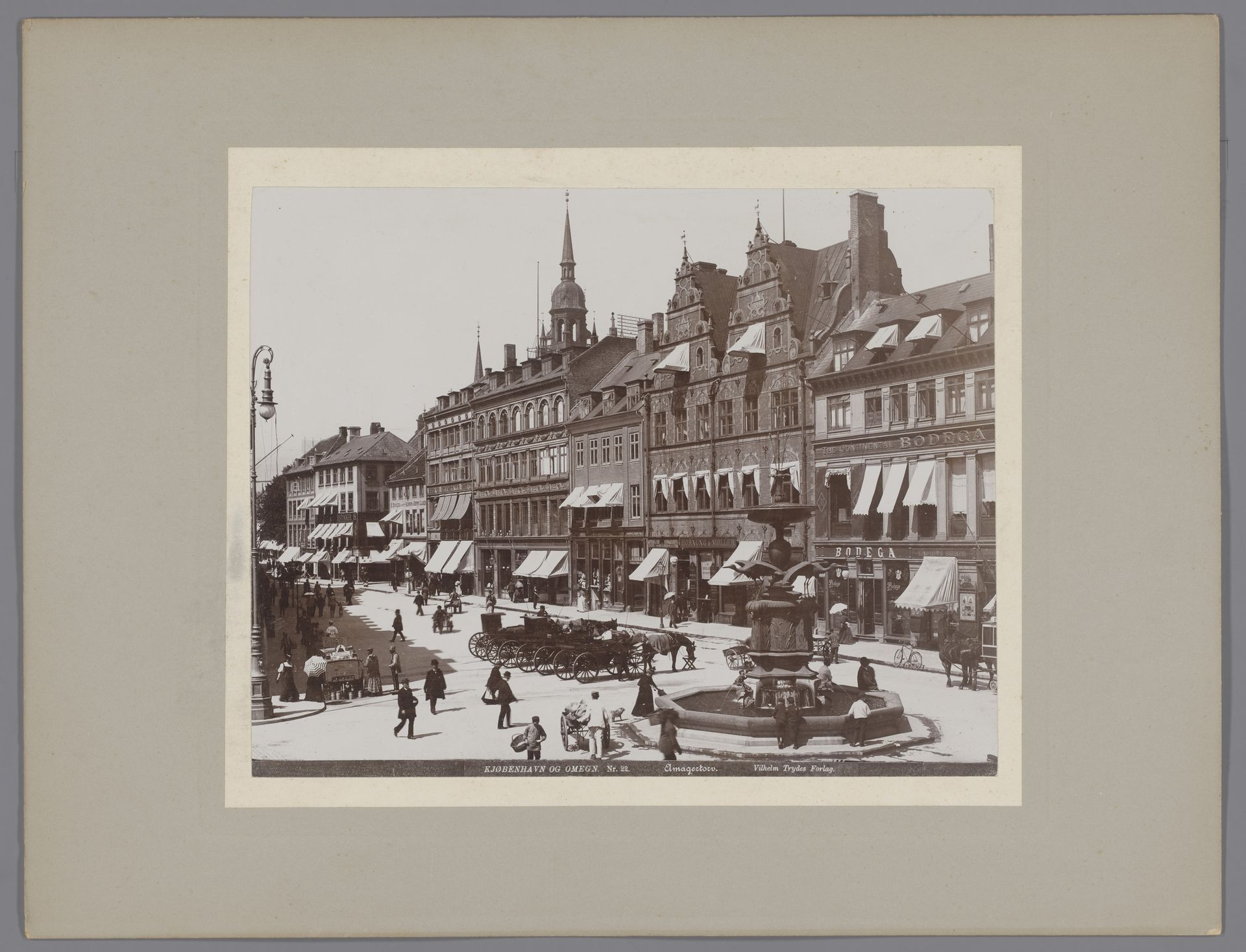 Gezicht op Amagertorv in Kopenhagen by Anonymous