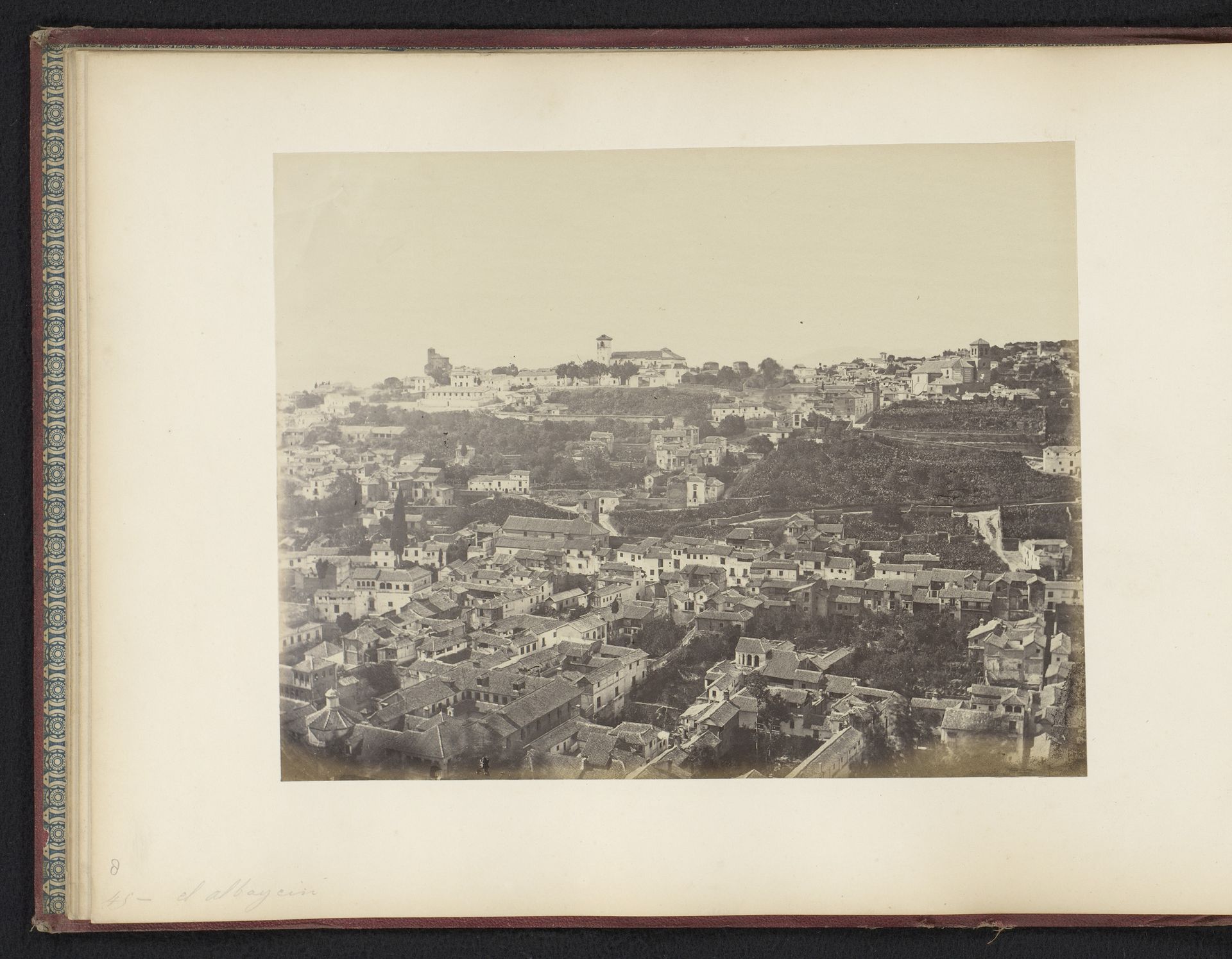 Gezicht op Albaicín te Granada, Spanje by C Maufsaise