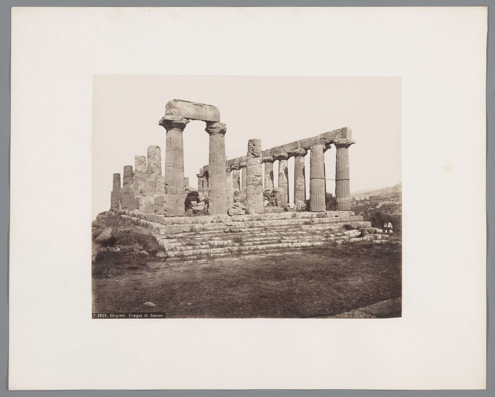 Ruïne van de tempel van Hera Lacinia te Agrigento by Roberto Rive