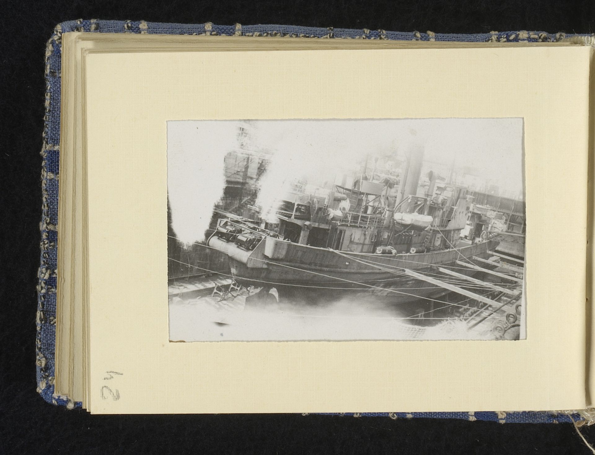 Schip in droogdok by Anonymous