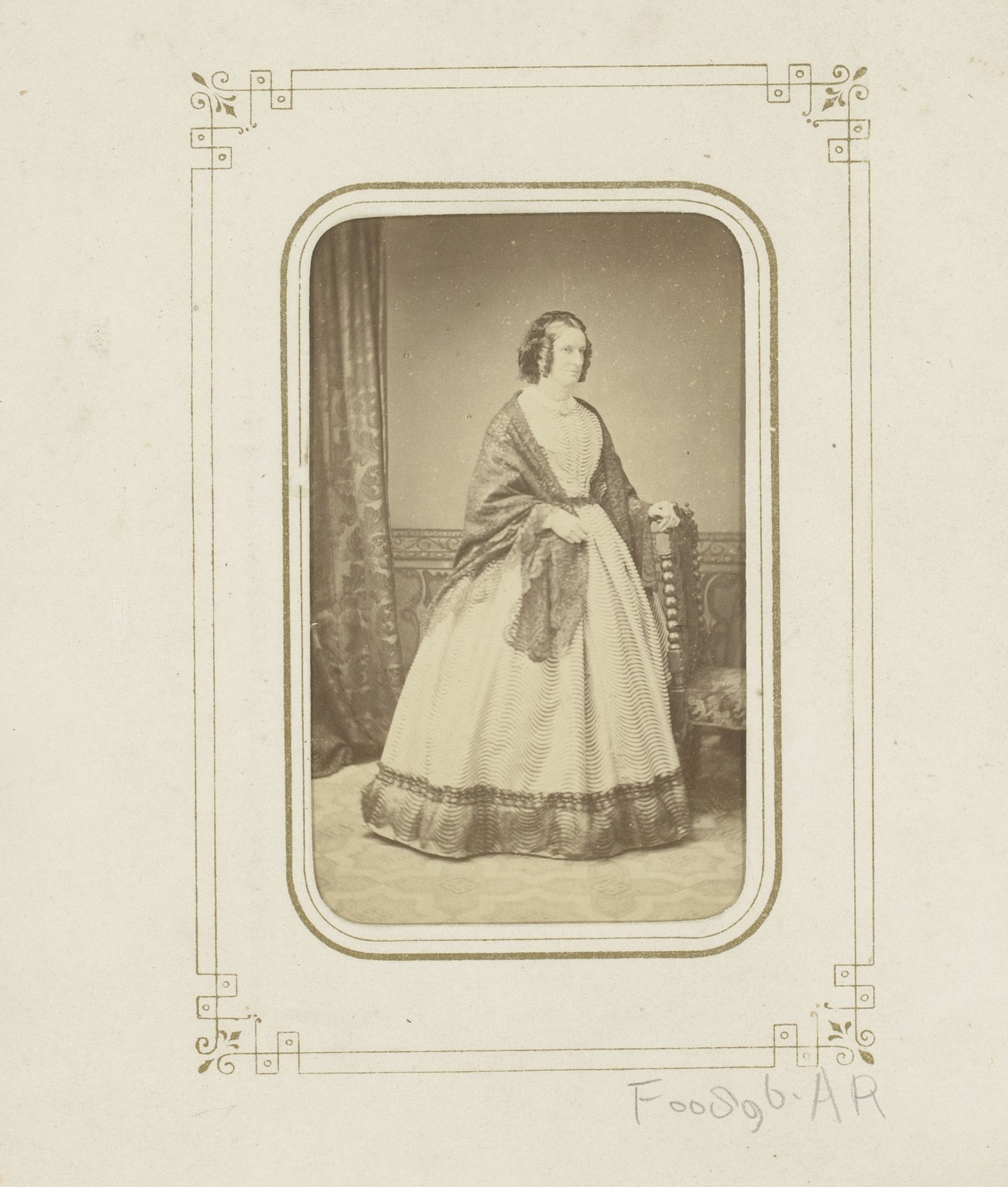 Portret van een vrouw by The London School of Photography