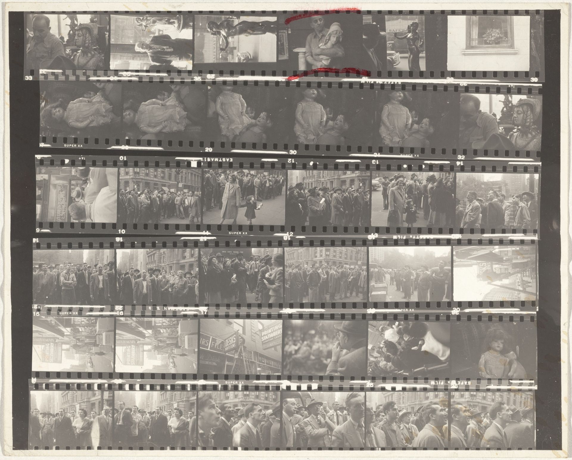 Women of stone--Early New York City no number/Black White and Things 22 by Robert Frank