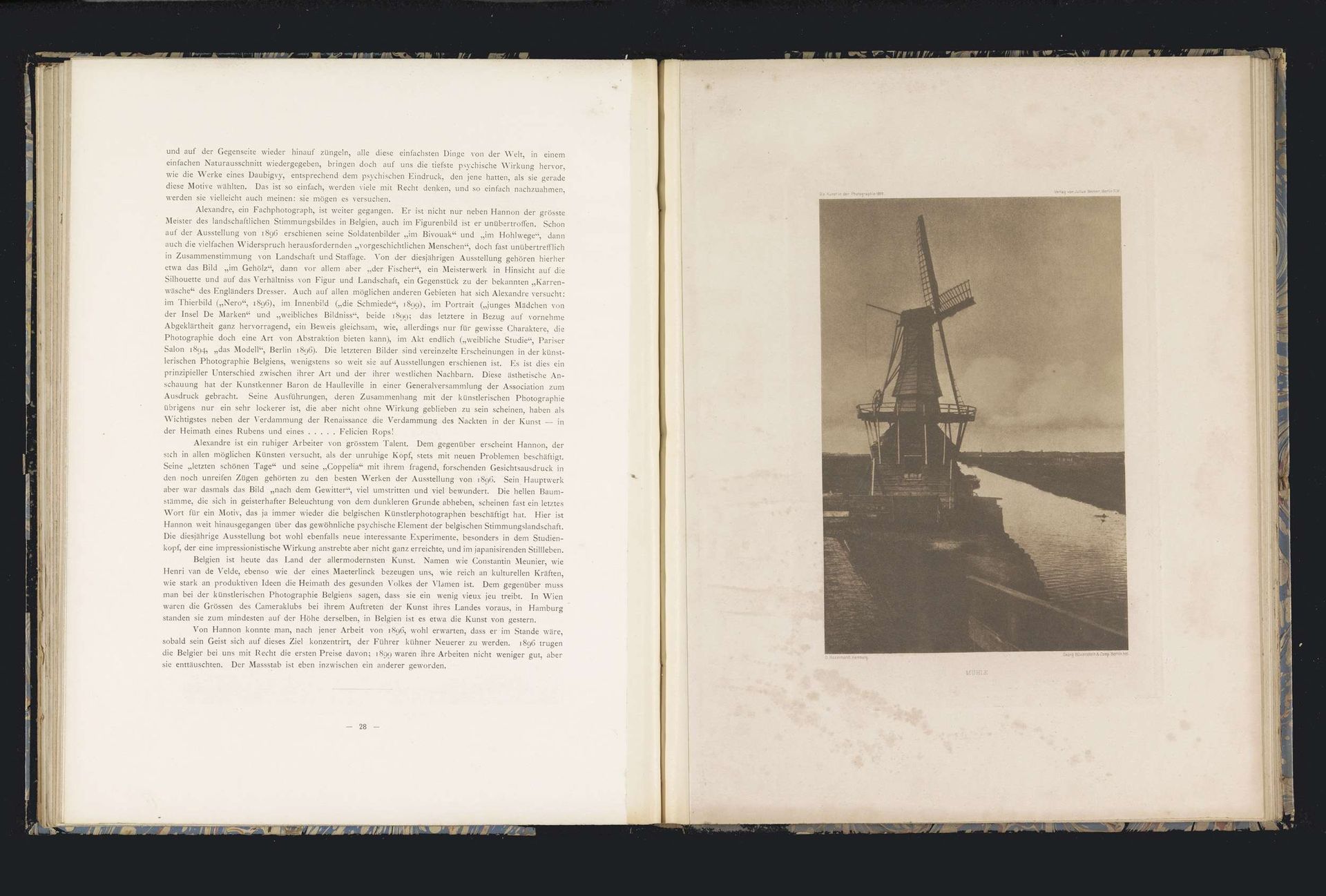 Gezicht op een molen langs een sloot by O. Bozenhardt
