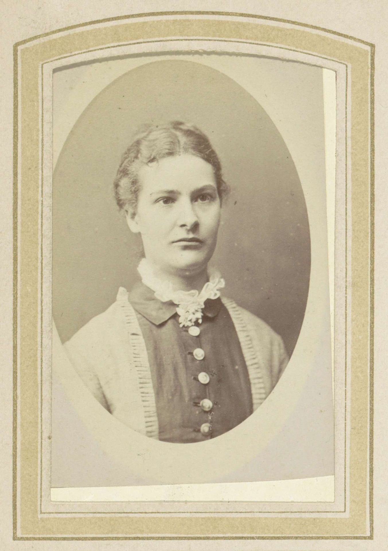 Portret van een vrouw by Johannes Ephraim