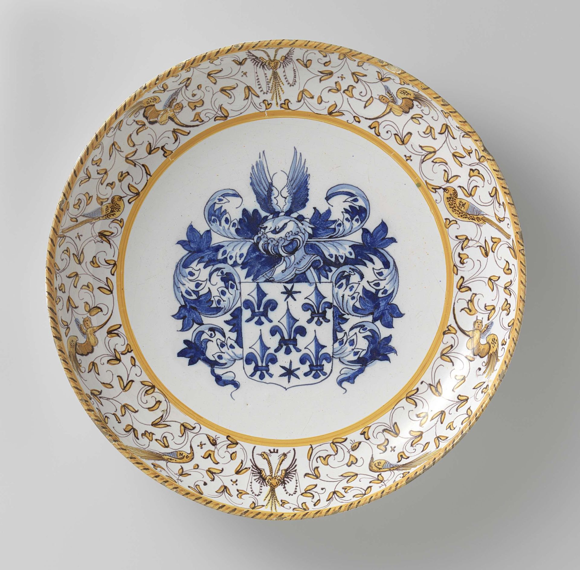 Schotel met een wapen by Willem Jansz. Verstraeten