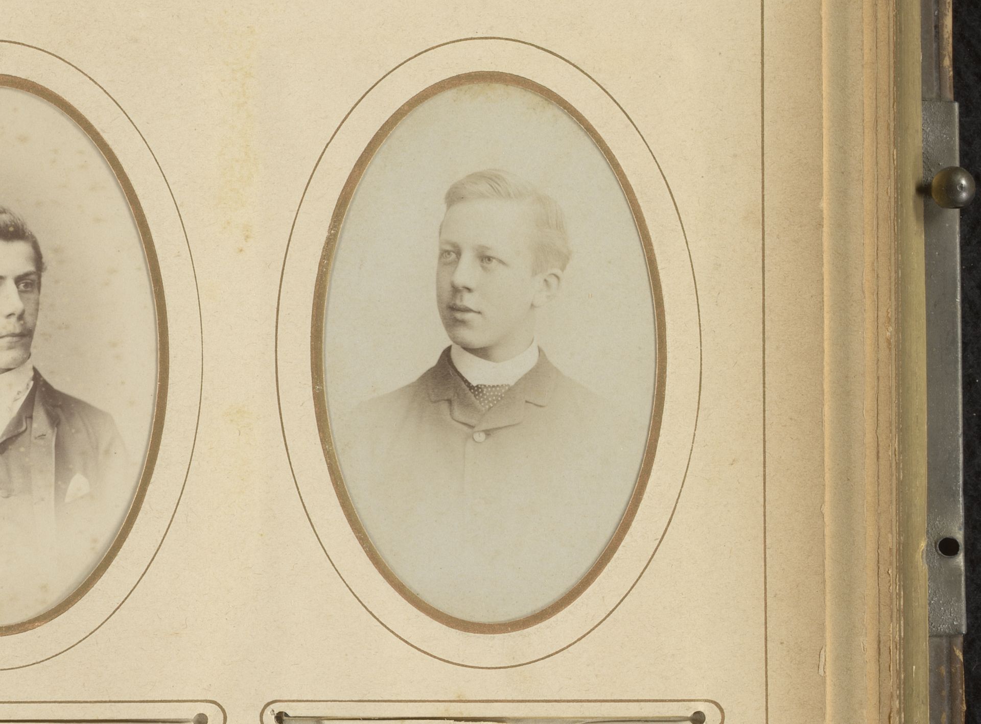 Portret van een onbekende jonge man by Max Büttinghausen