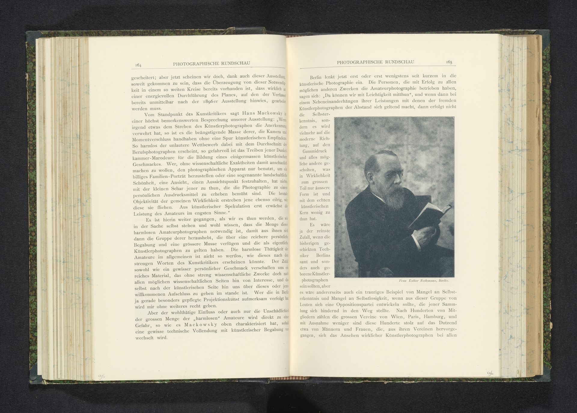 Portret van een onbekende man met een boek by Esther Nothmann