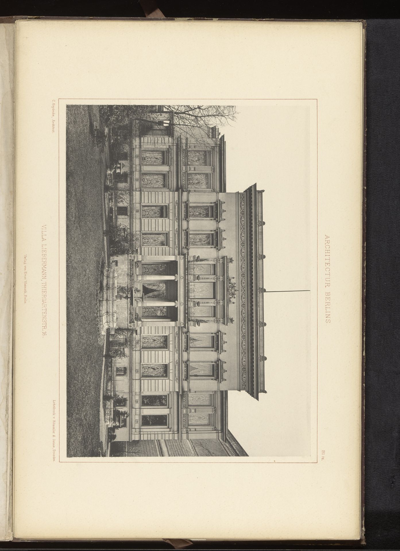 Gezicht op Villa Liebermann aan de Thiergartenstrasse 16 in Berlijn, Duitsland by Anonymous