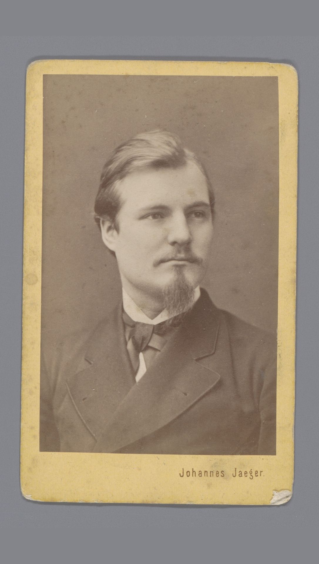 Portret van een onbekende man by Johannes Jaeger