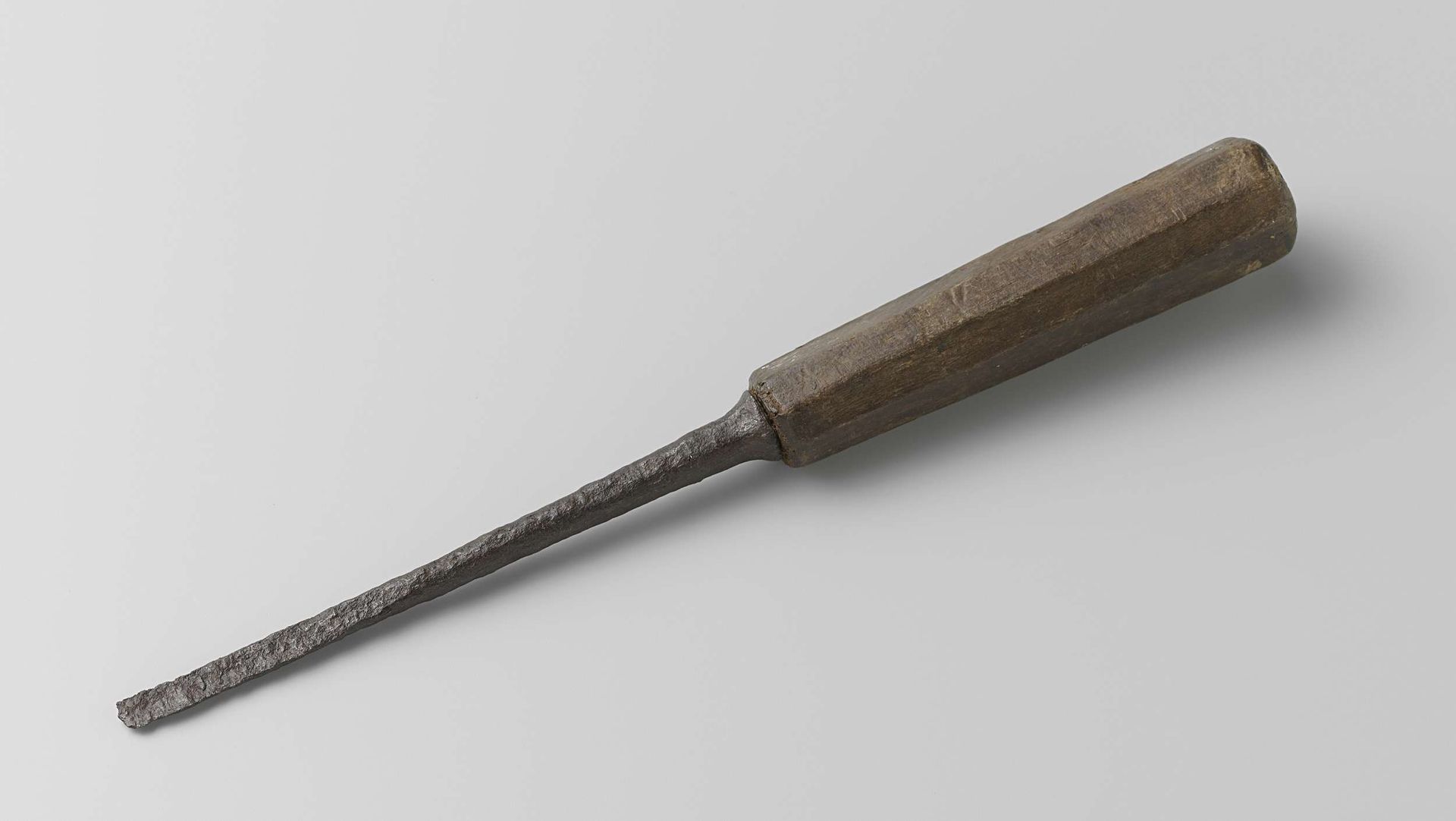 Steekbeitel met octogonaal handvat by Anonymous