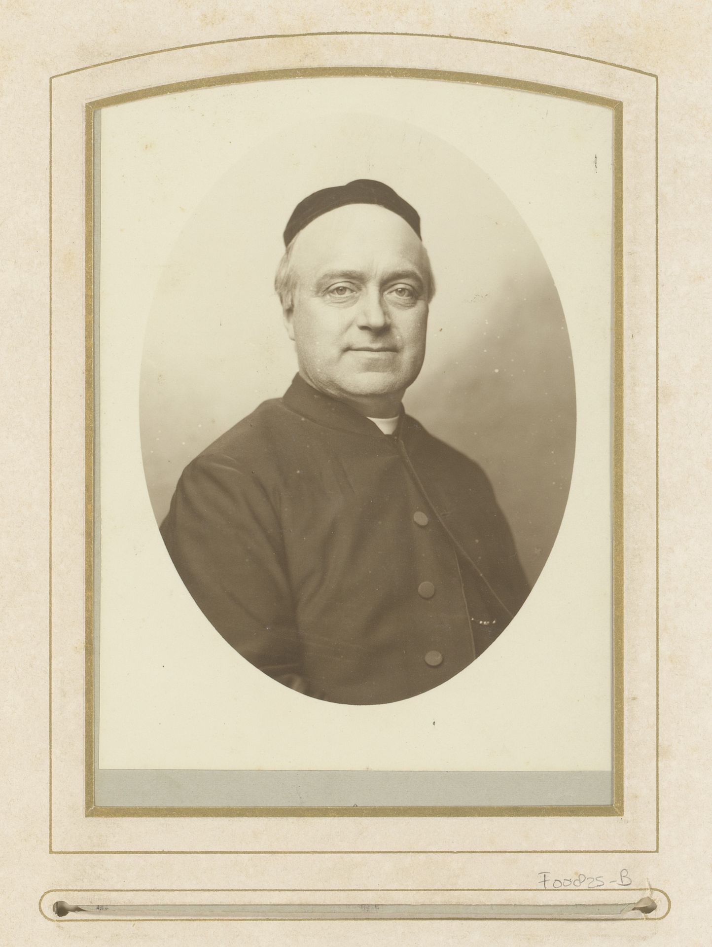 Portret van een geestelijke by Johannes Wilhelmus Franciscus Offenberg