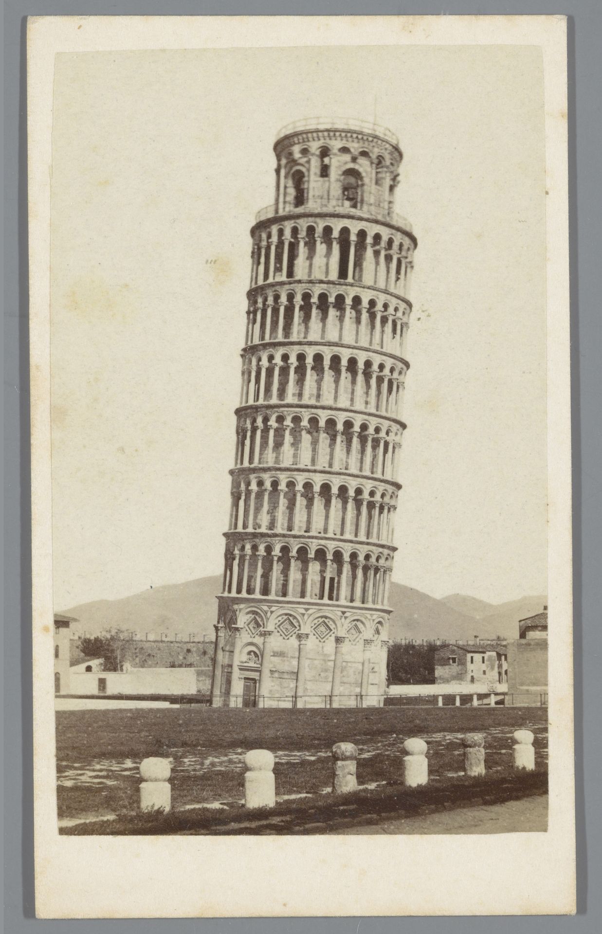 Klokkentoren van de Dom van Pisa by Enrico van Lint