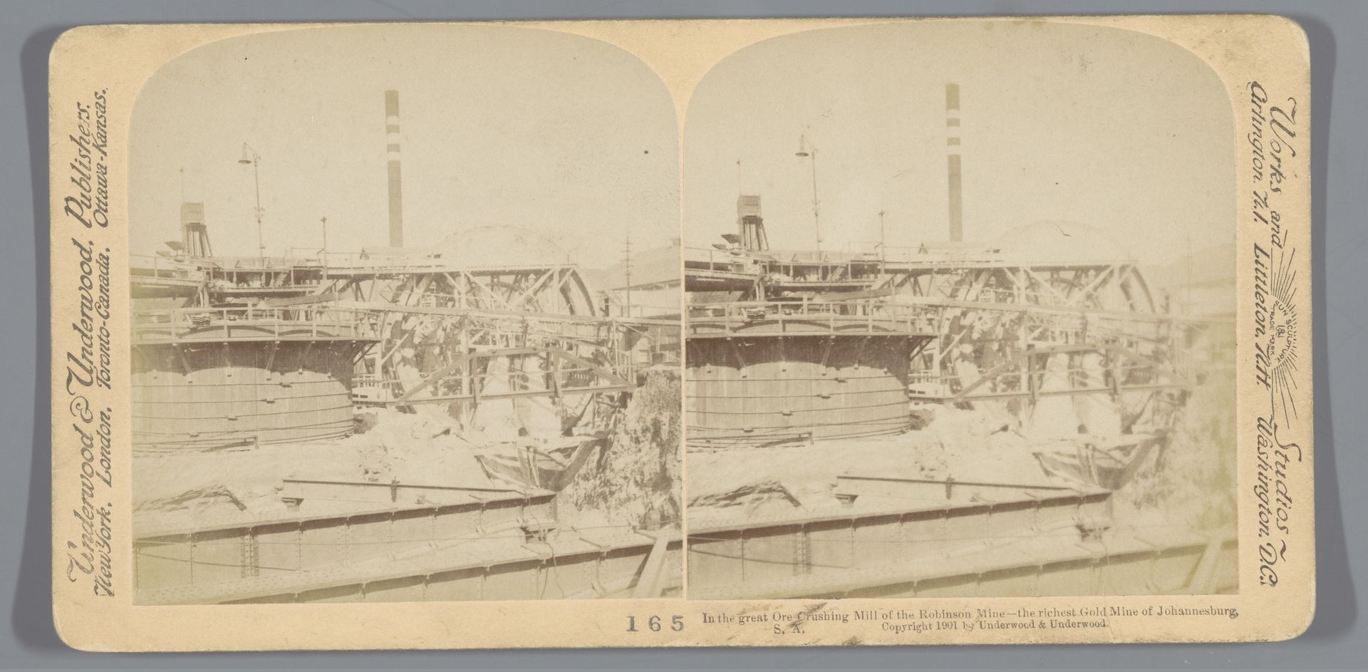 Goudmolen bij de Robinson Mine bij Johannesburg by Underwood & Underwood