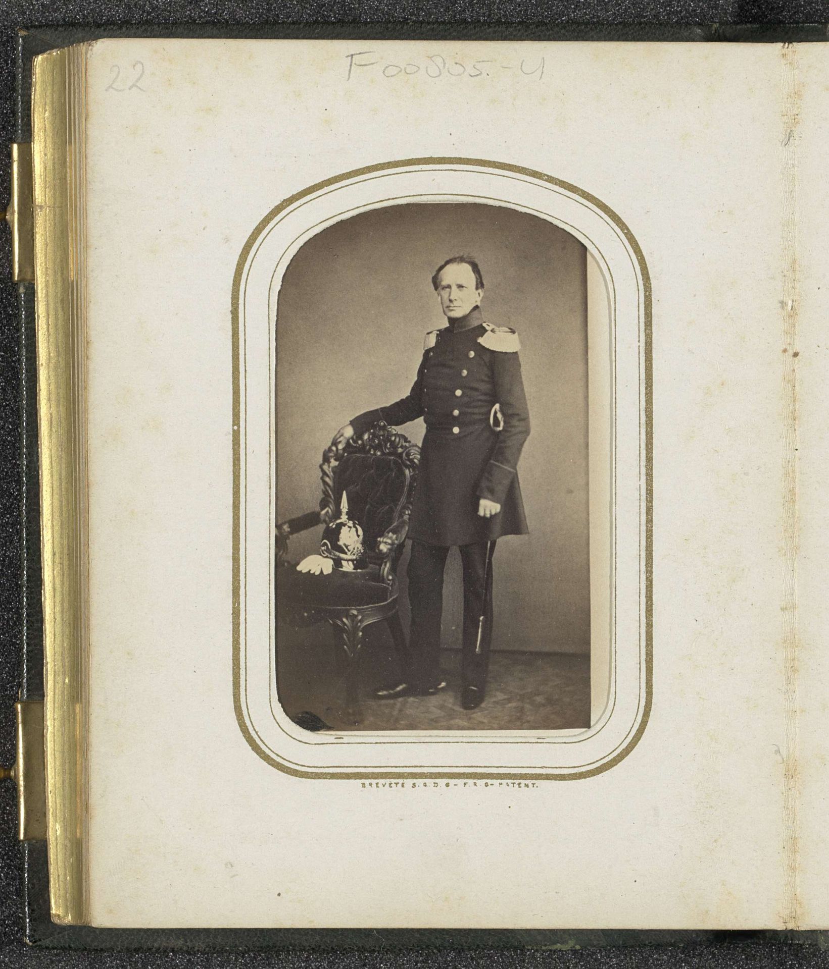 Portret van Frederik, prins der Nederlanden, in militair kostuum by C. Schwartz & Co.