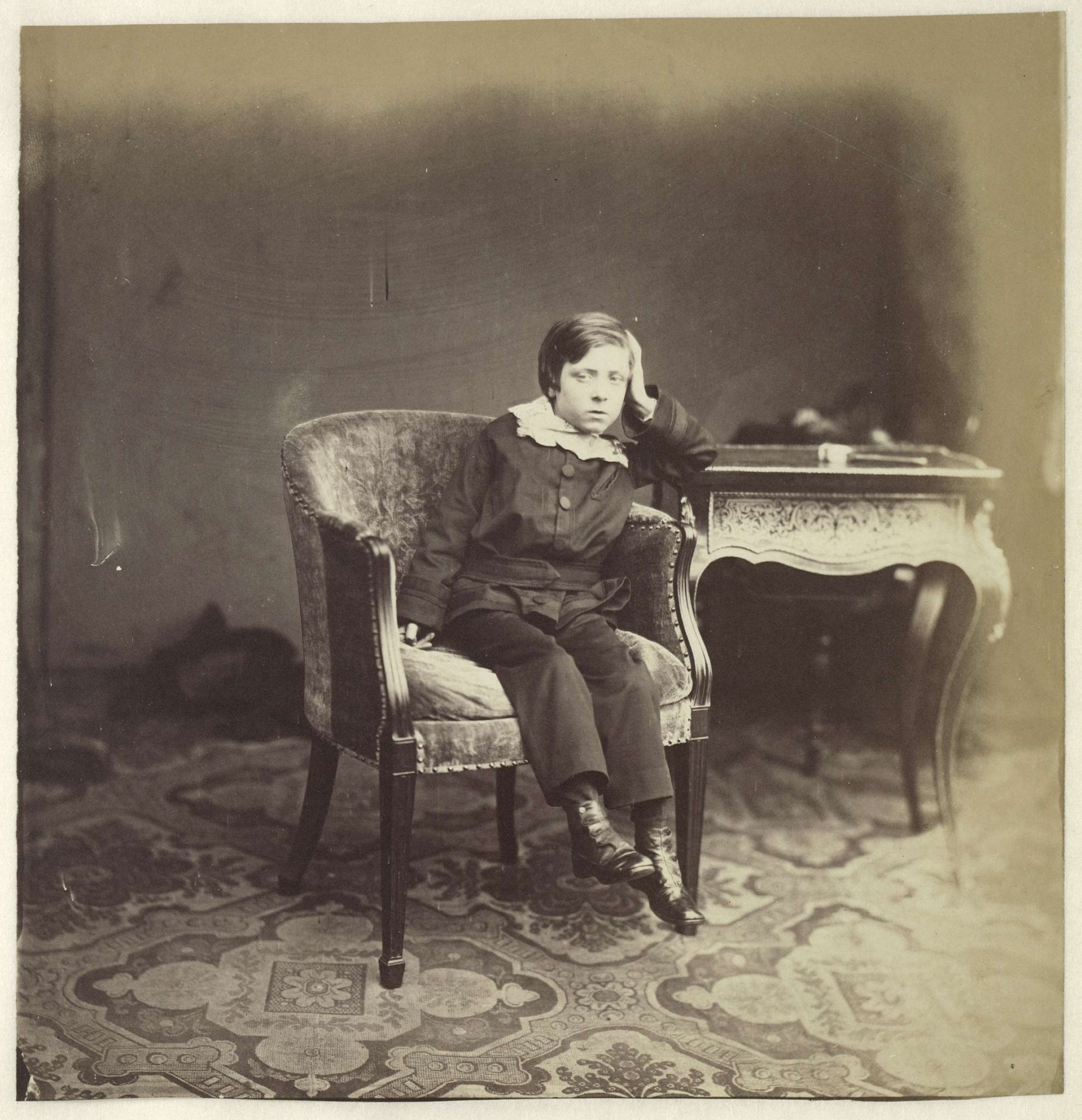 Studioportret van een onbekende jongen by Roger Fenton