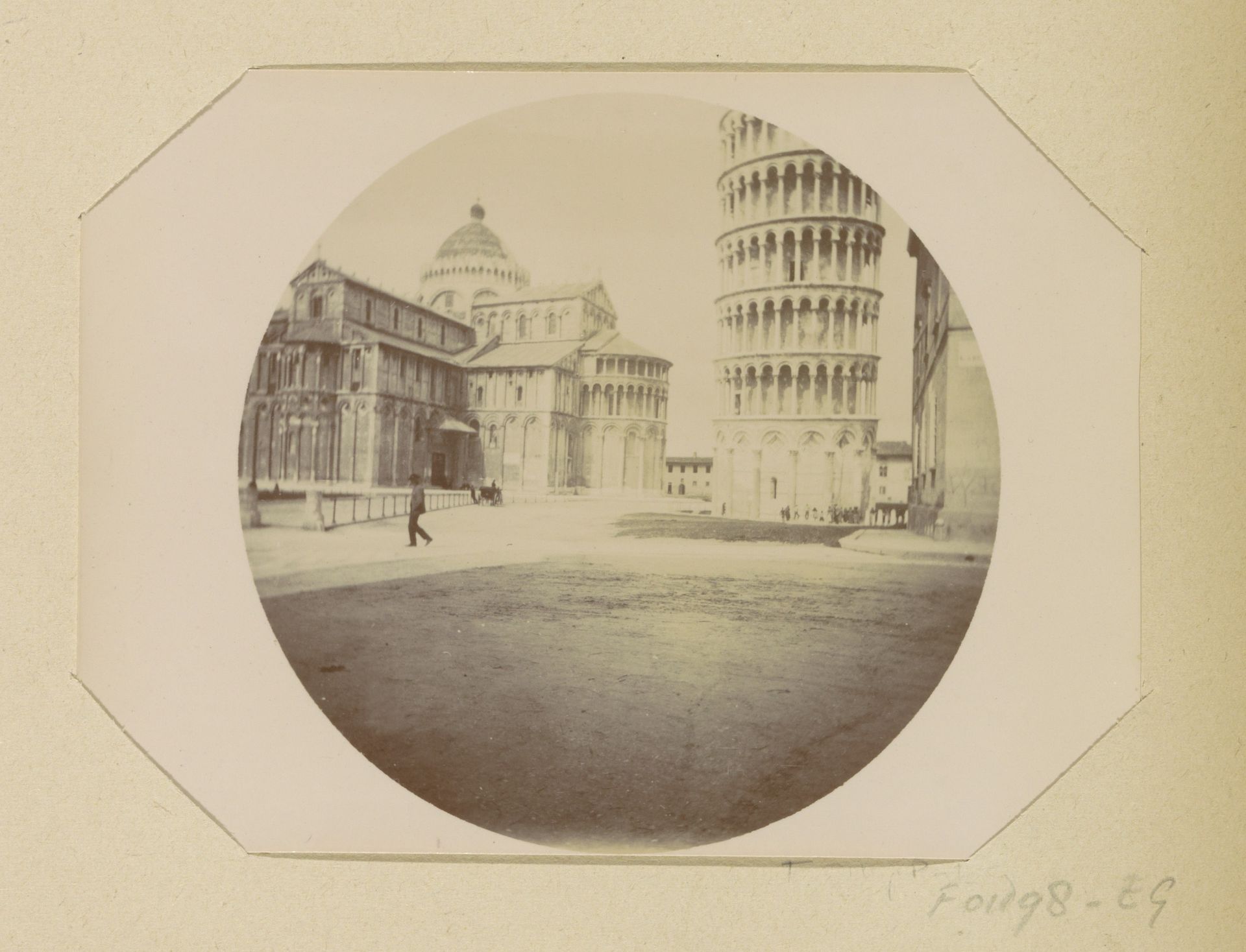 Piazza dei Miracoli in Pisa met links de kathedraal en rechts de Toren van Pisa by Johanna Margaretha Piek