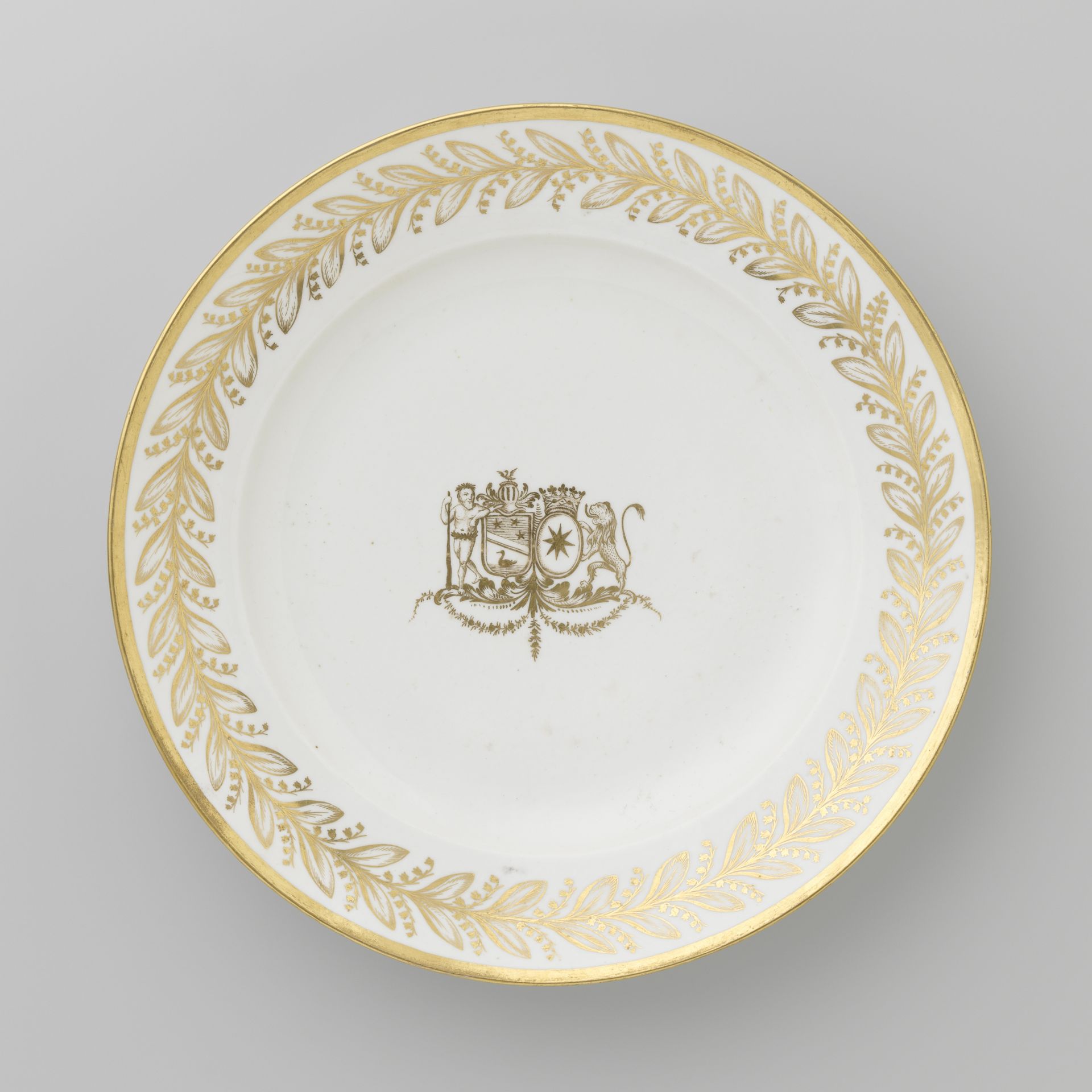 Dish with the coat of arms of Hendrik Peter Godfried Quack and Isabella Gertraud von Carnap by E. Blancheron