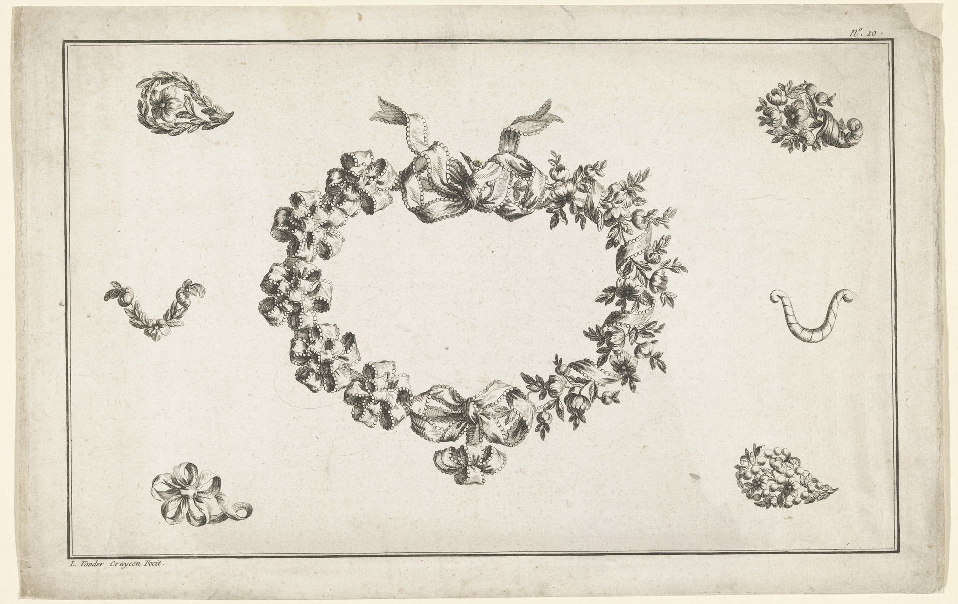 Ketting met strikken by L. van der Cruycen