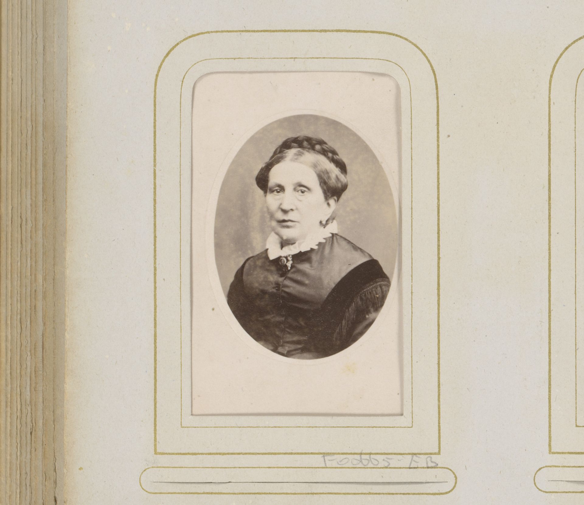 Portret van een vrouw by Hendrik Anthonie Karel Ringler