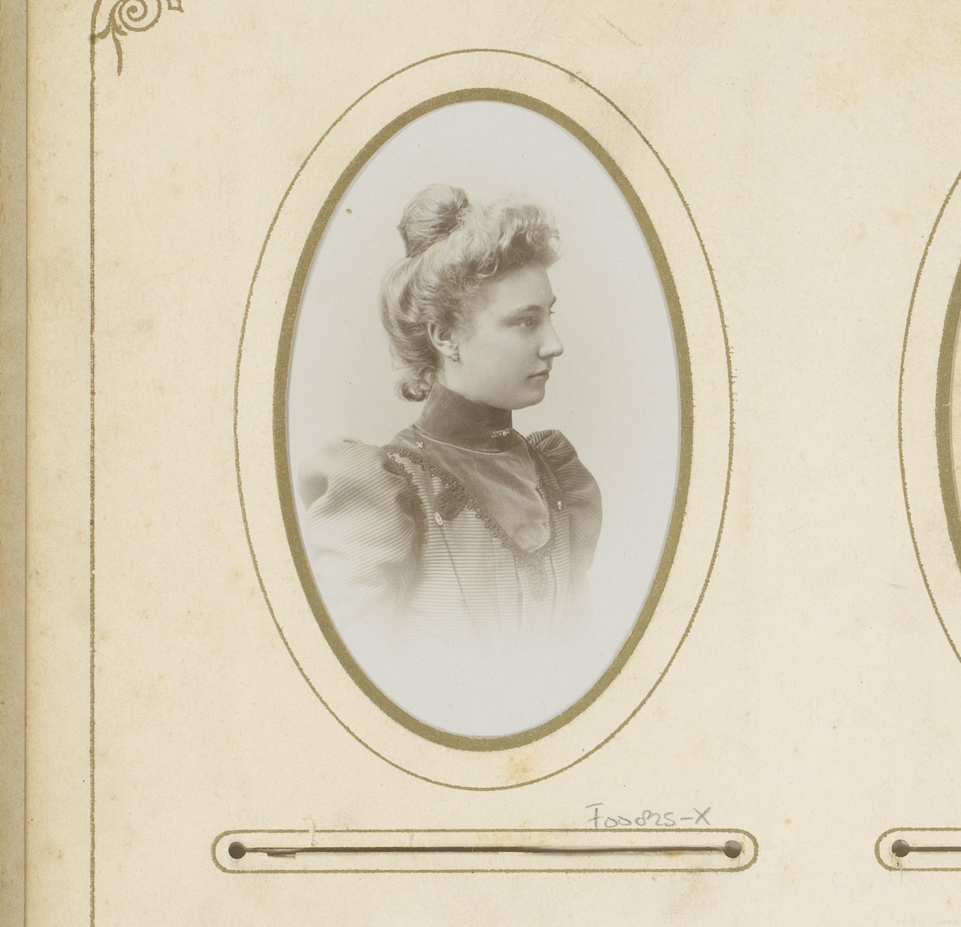 Portret van een jonge vrouw by Wilhelm Ballizany