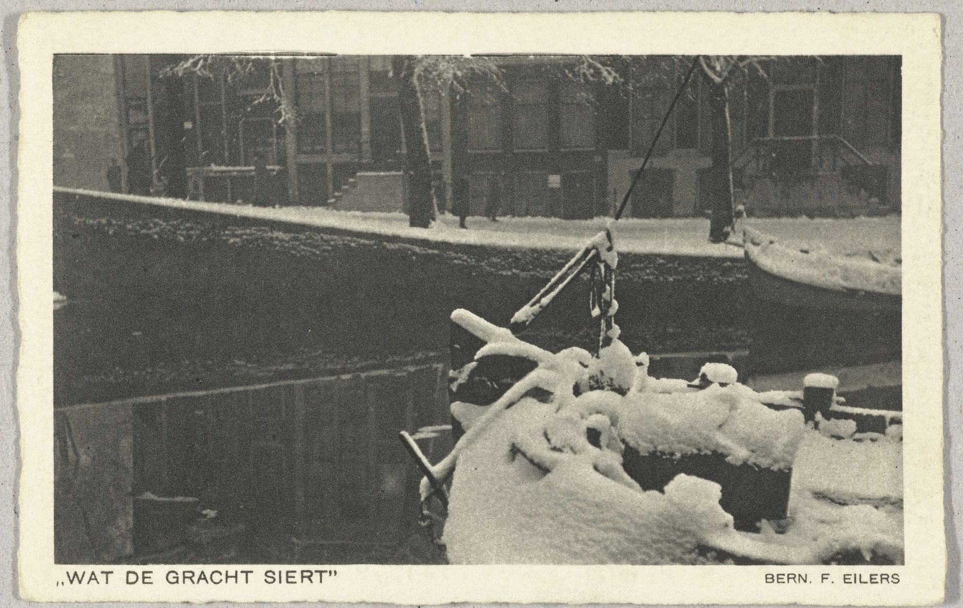 Boot op het Singel, Amsterdam by Bernard Eilers