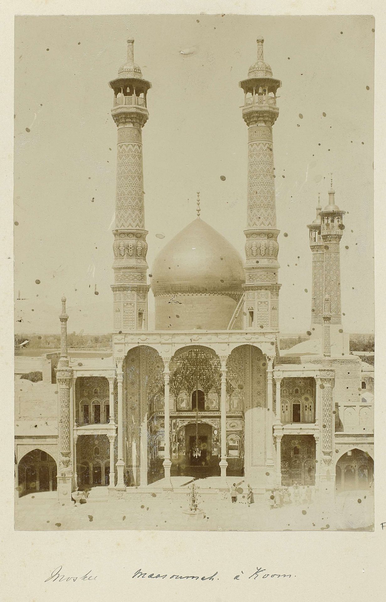Exterieur van de Fatima Masumehschrijn (Hazrat-e Masumeh) in Qom by Antoine Sevruguin