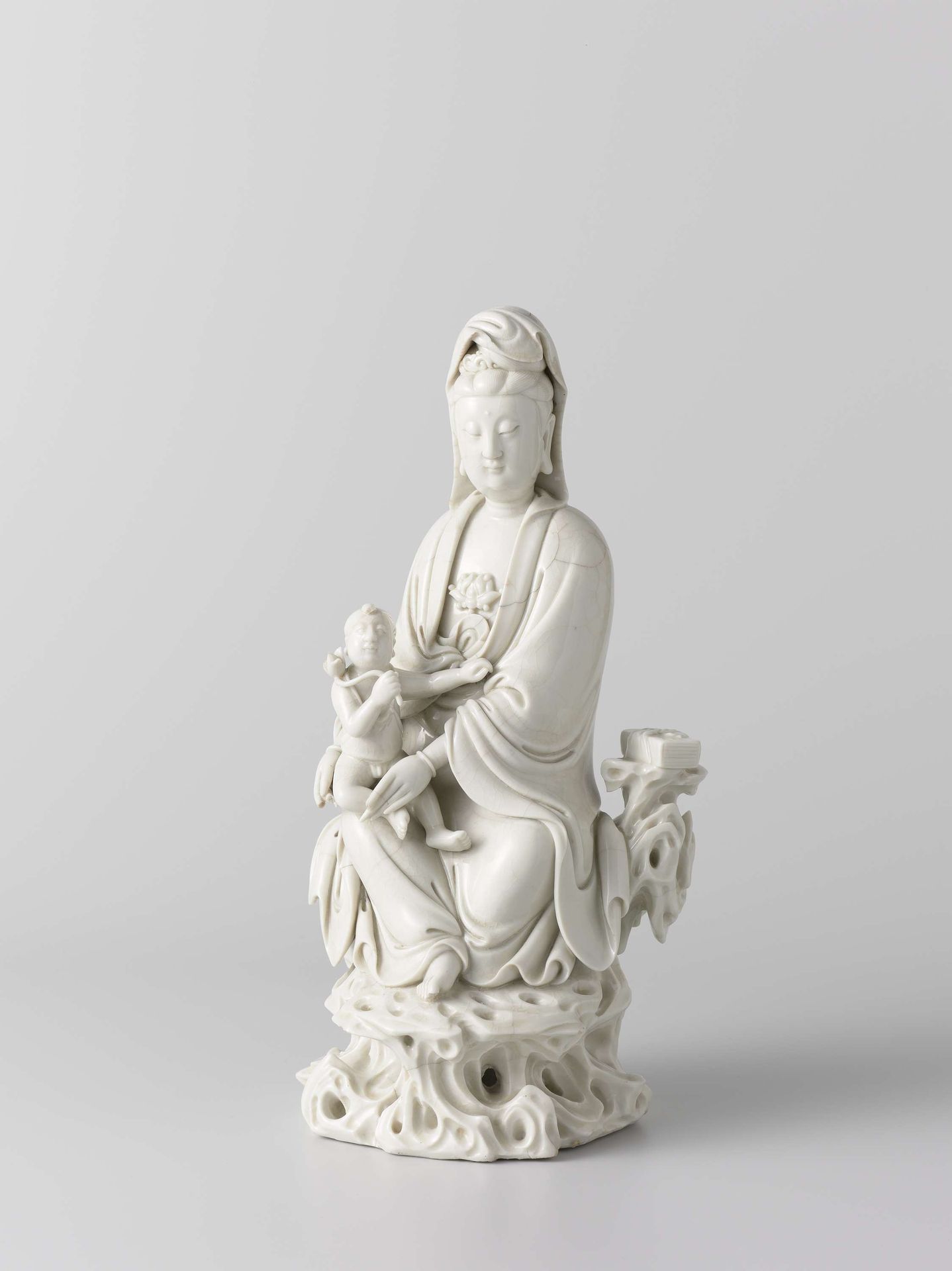 Guanyin with a Child by He Chaozong